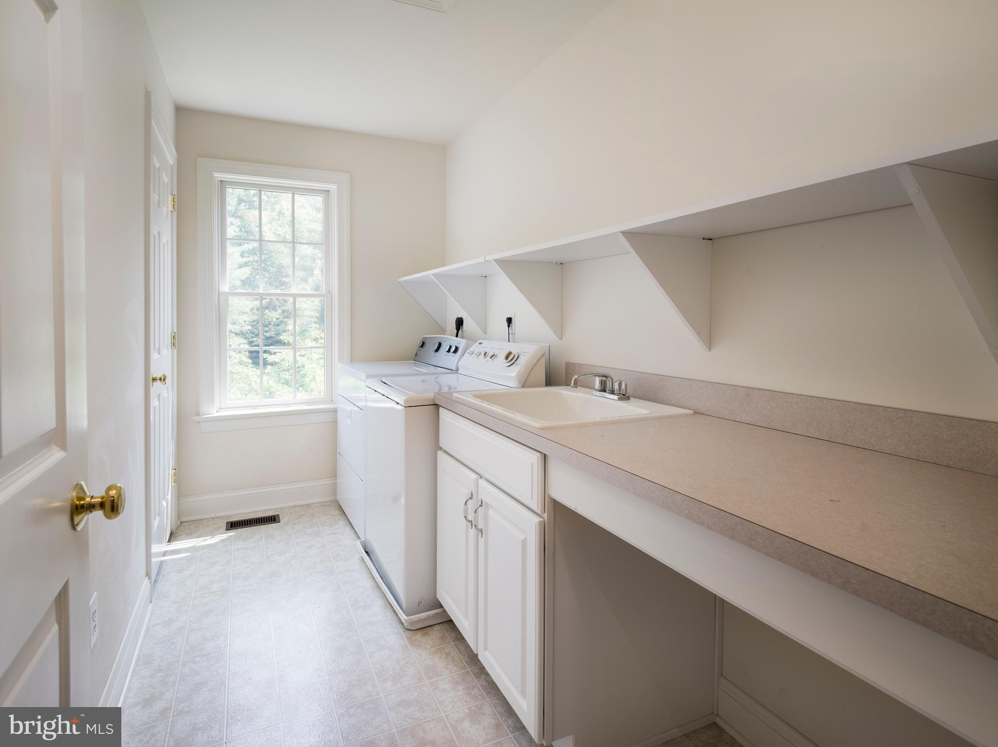 WHITEGATE - Residential