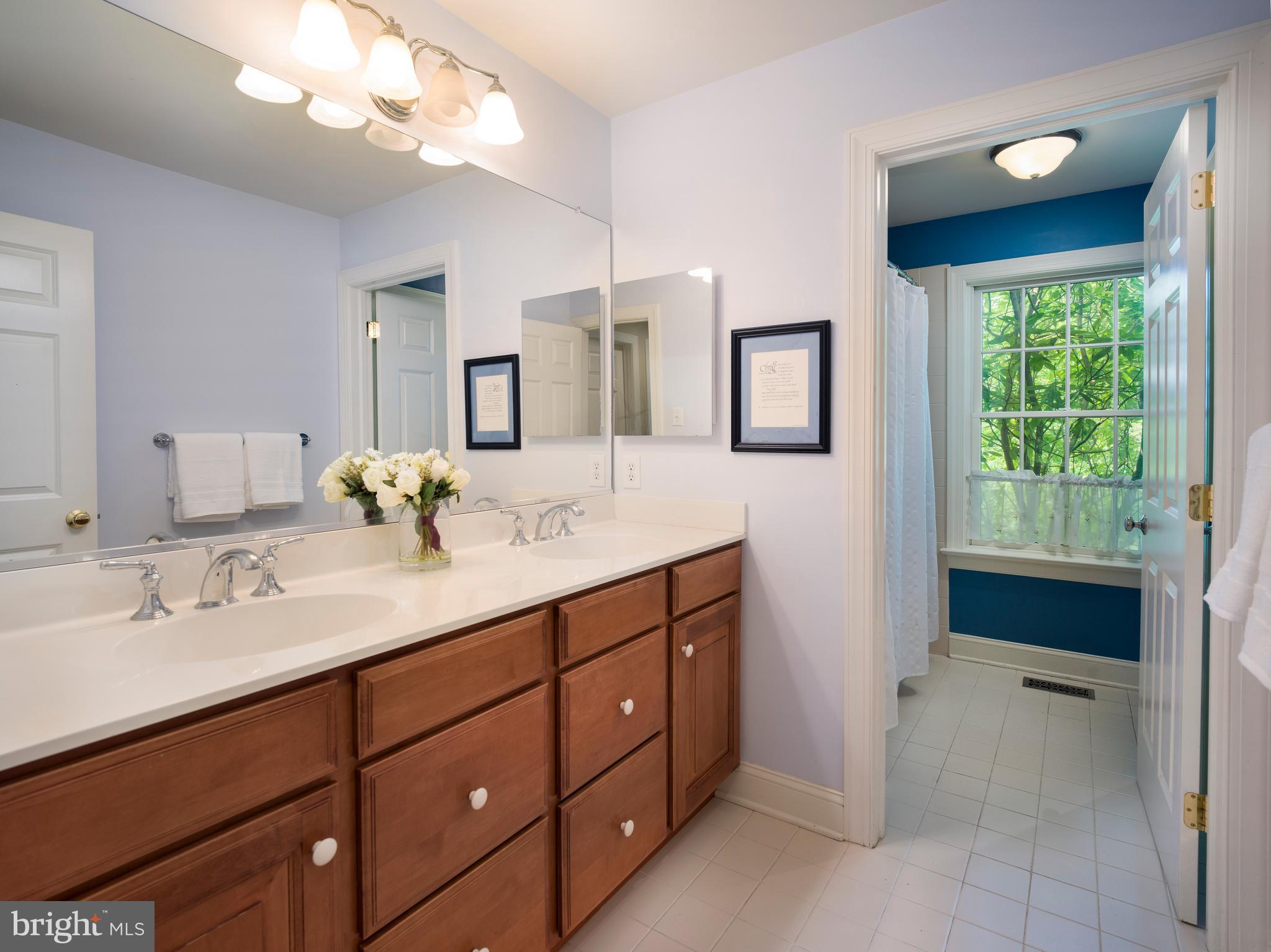 WHITEGATE - Residential