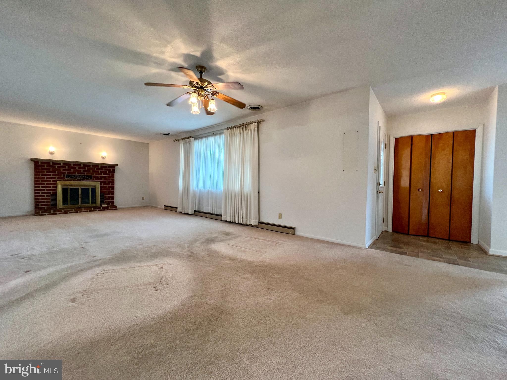 SKY-LIN PARK - Residential