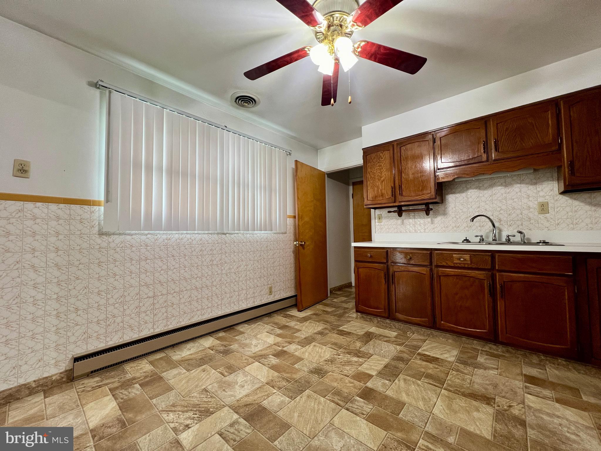 SKY-LIN PARK - Residential