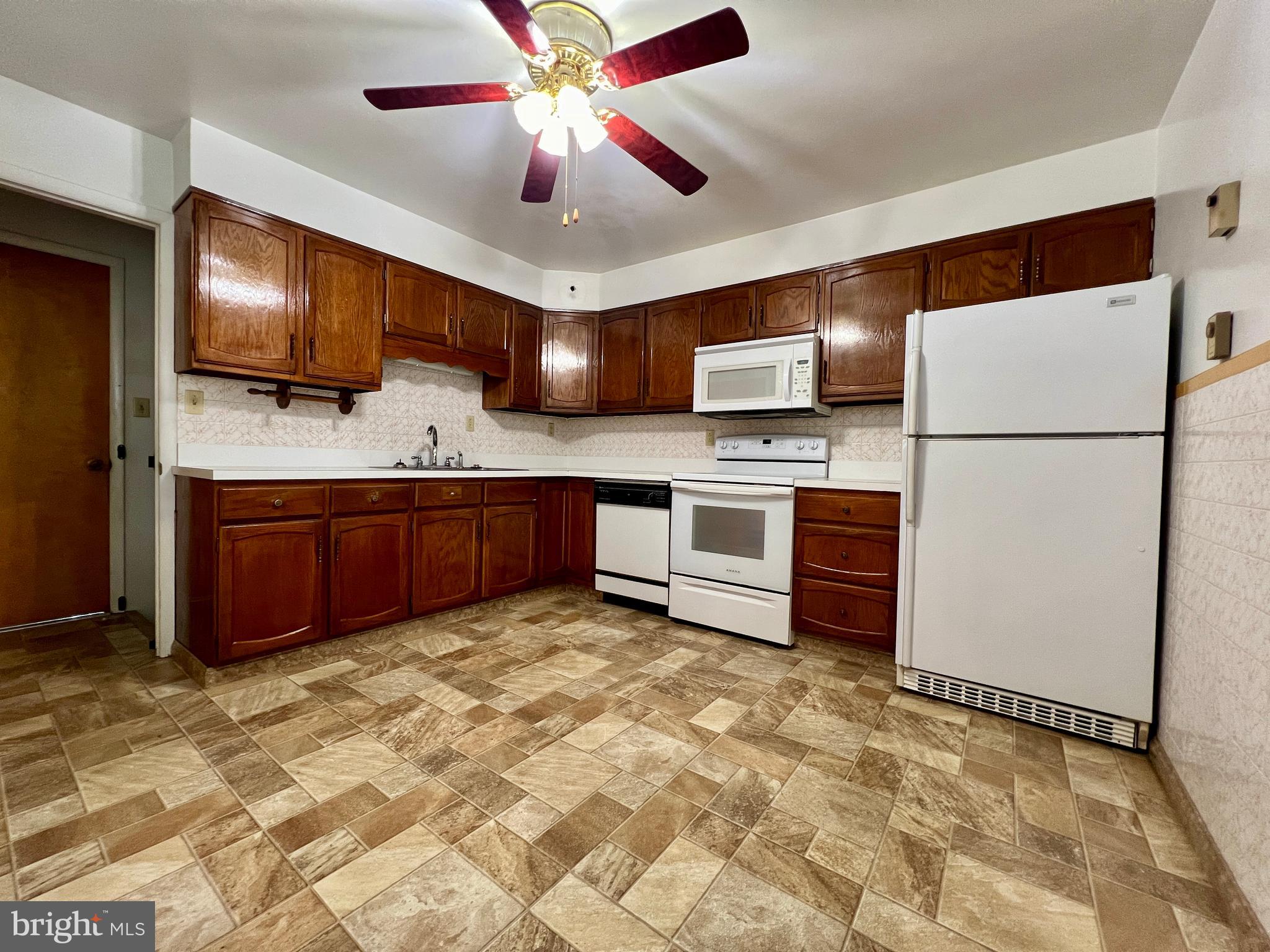 SKY-LIN PARK - Residential