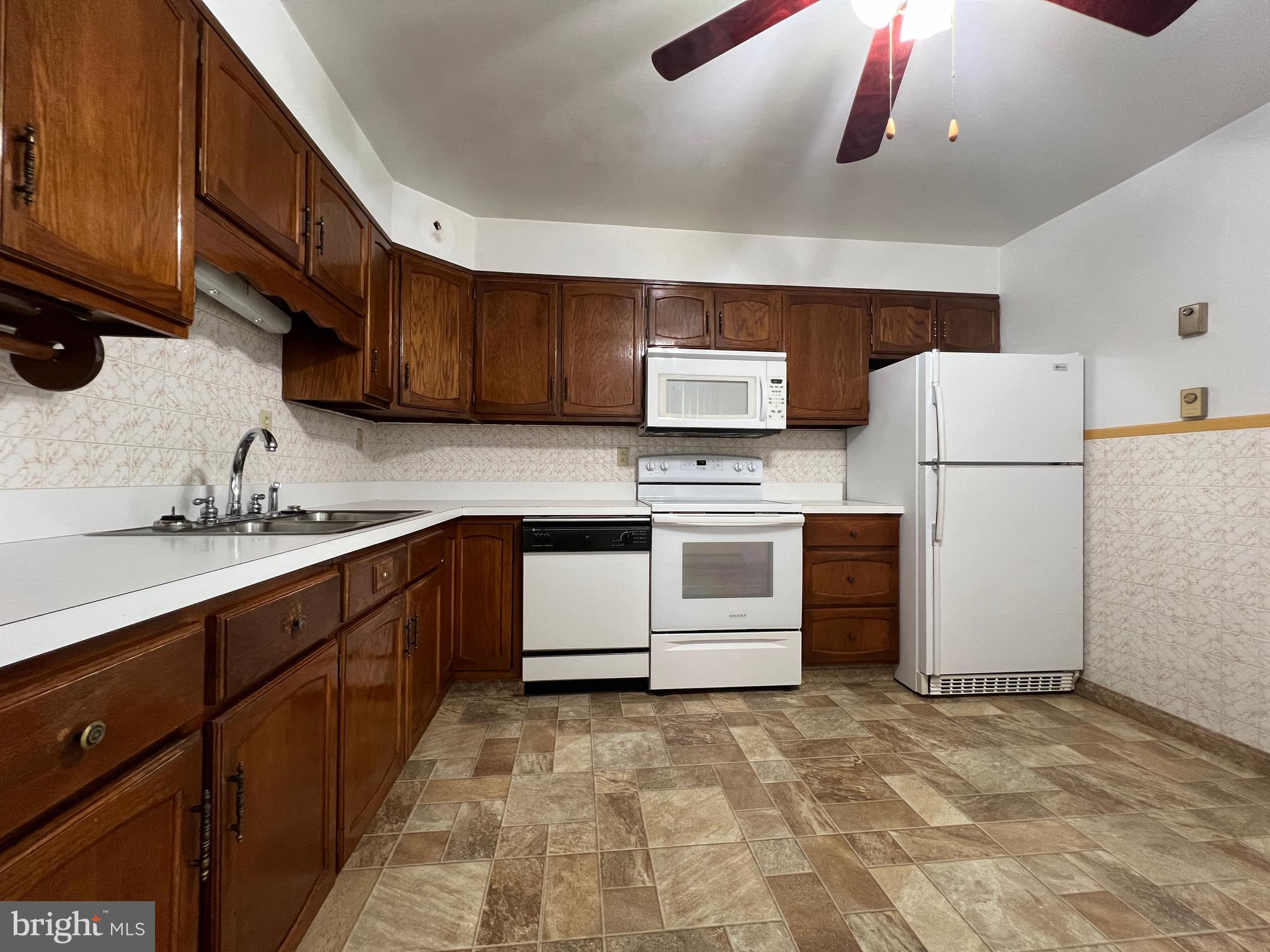 SKY-LIN PARK - Residential