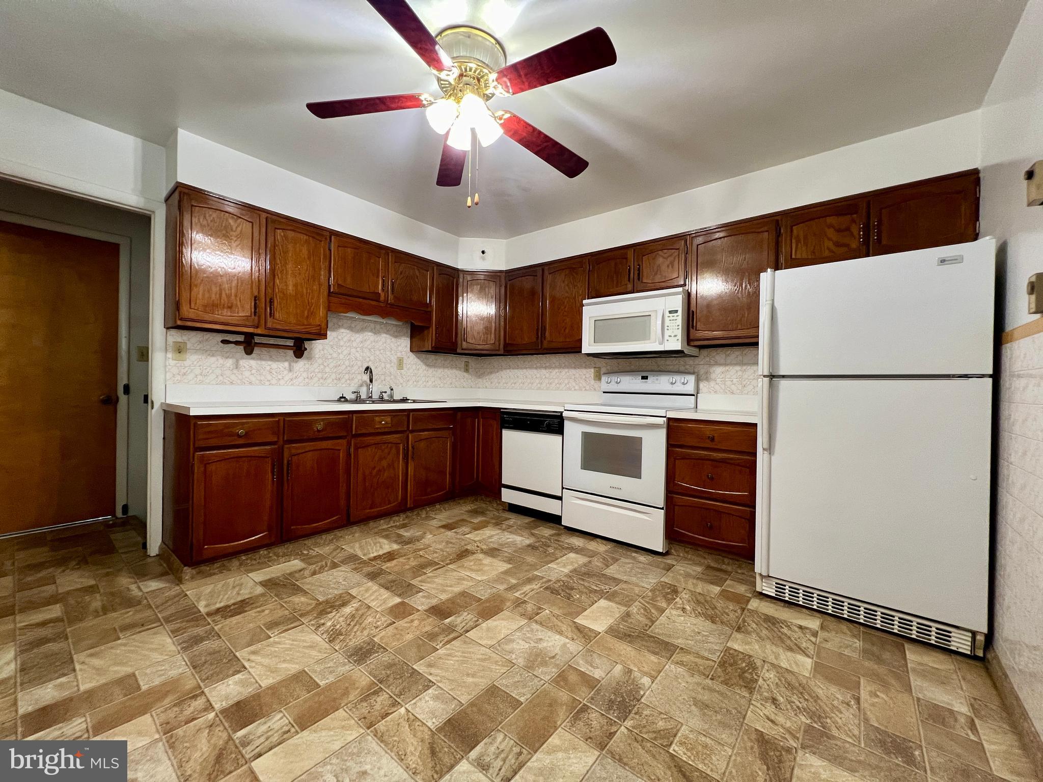 SKY-LIN PARK - Residential