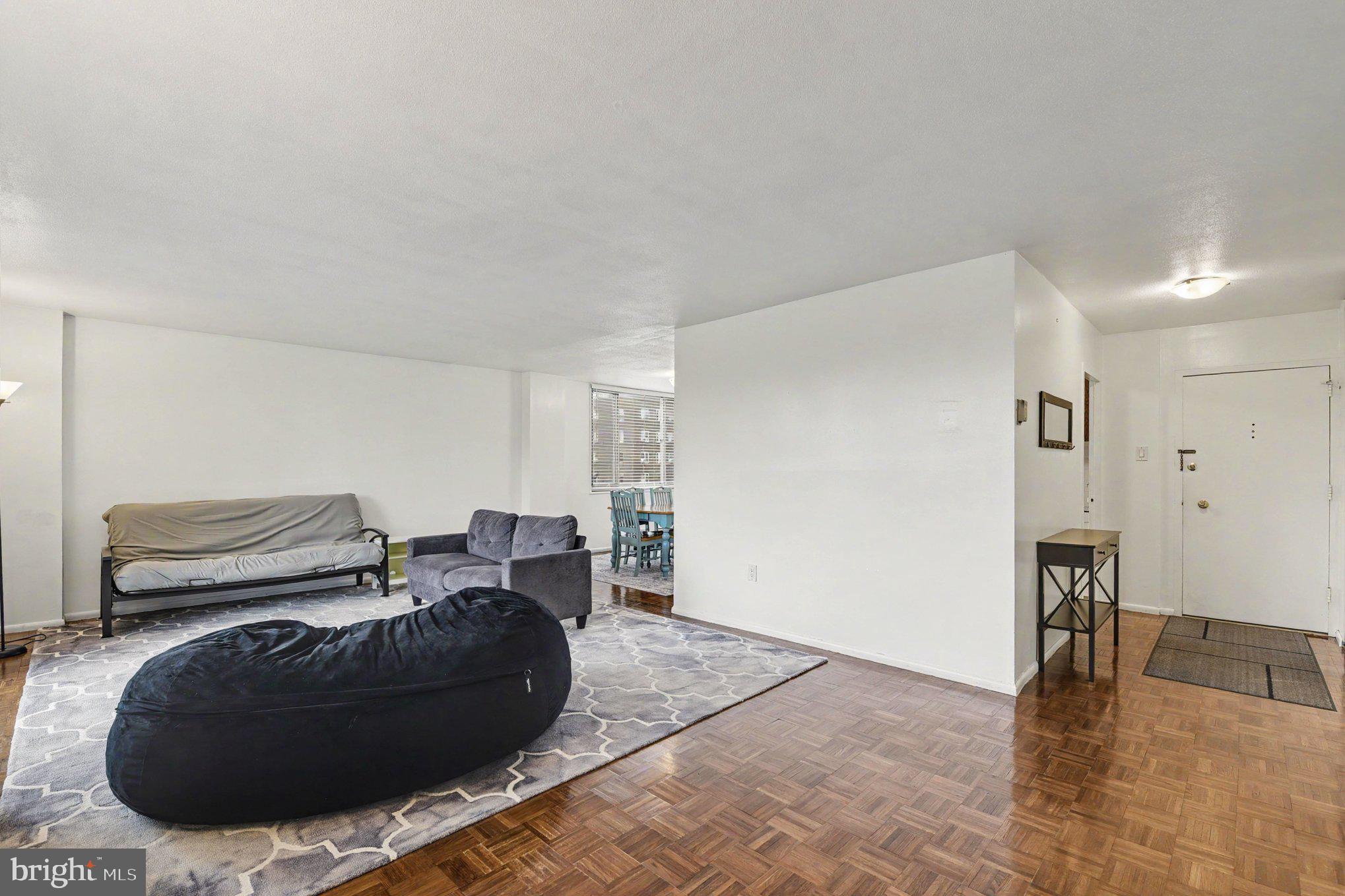 1 E UNIVERSITY PARKWAY E 602