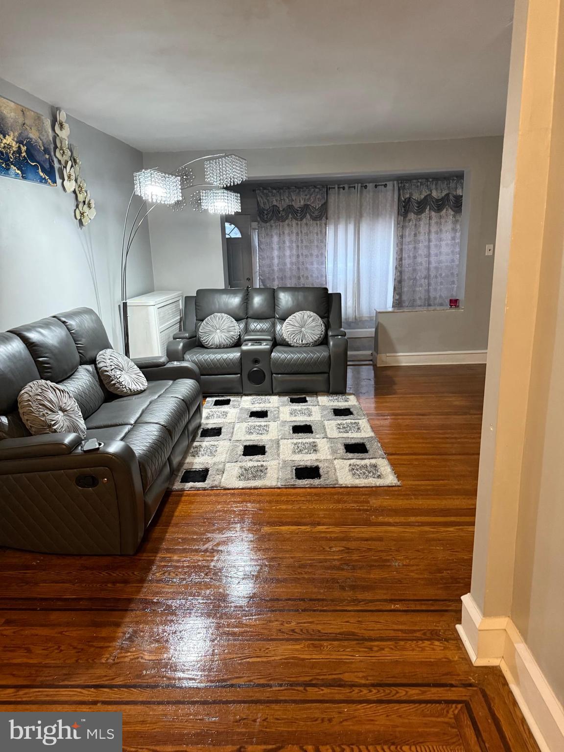 ELMWOOD PARK - Residential