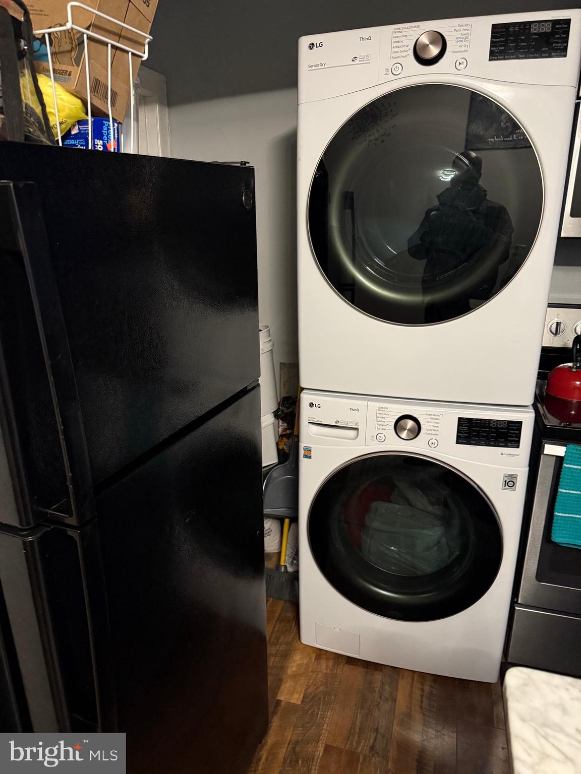 ELMWOOD PARK - Residential