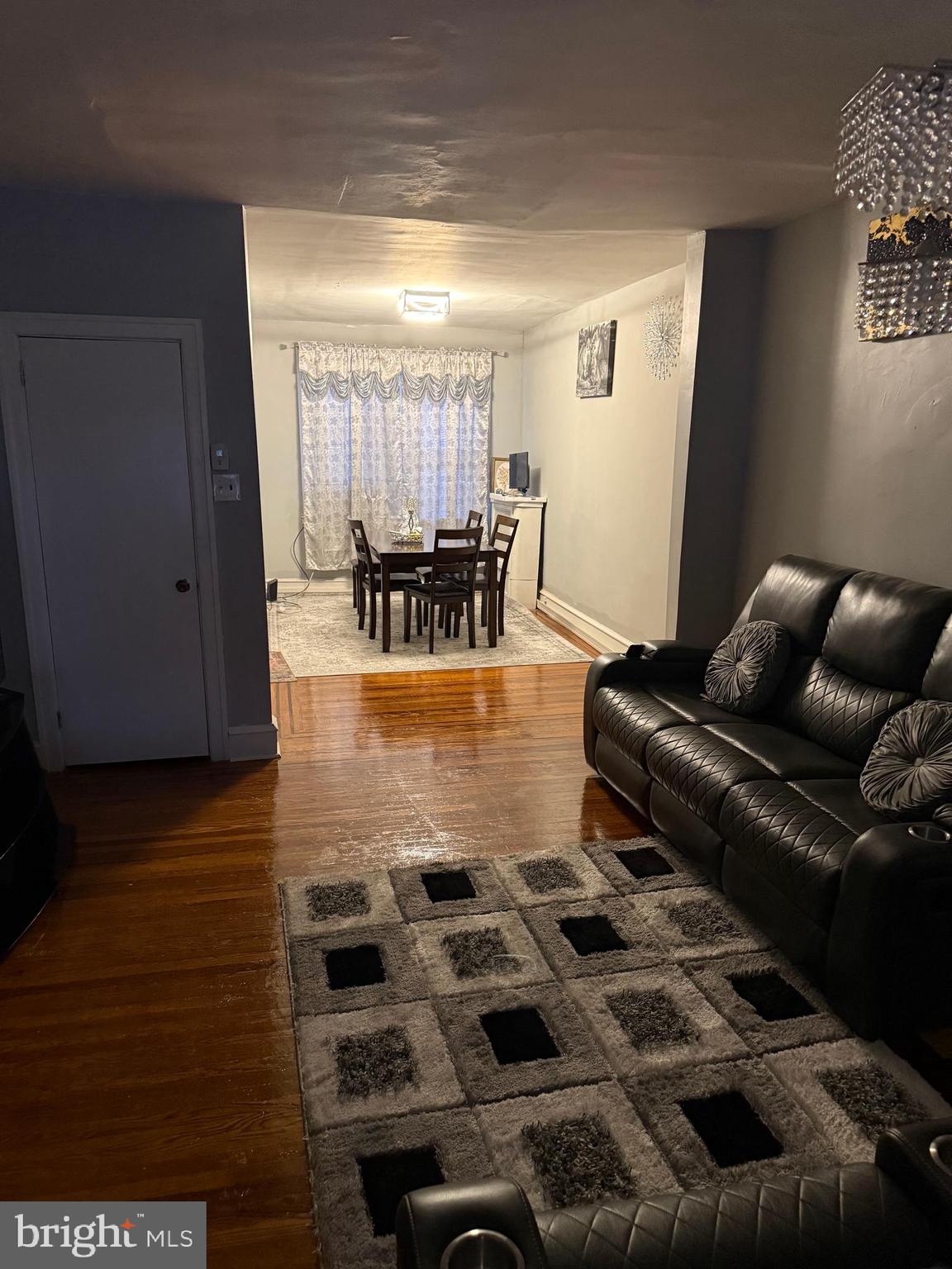 ELMWOOD PARK - Residential