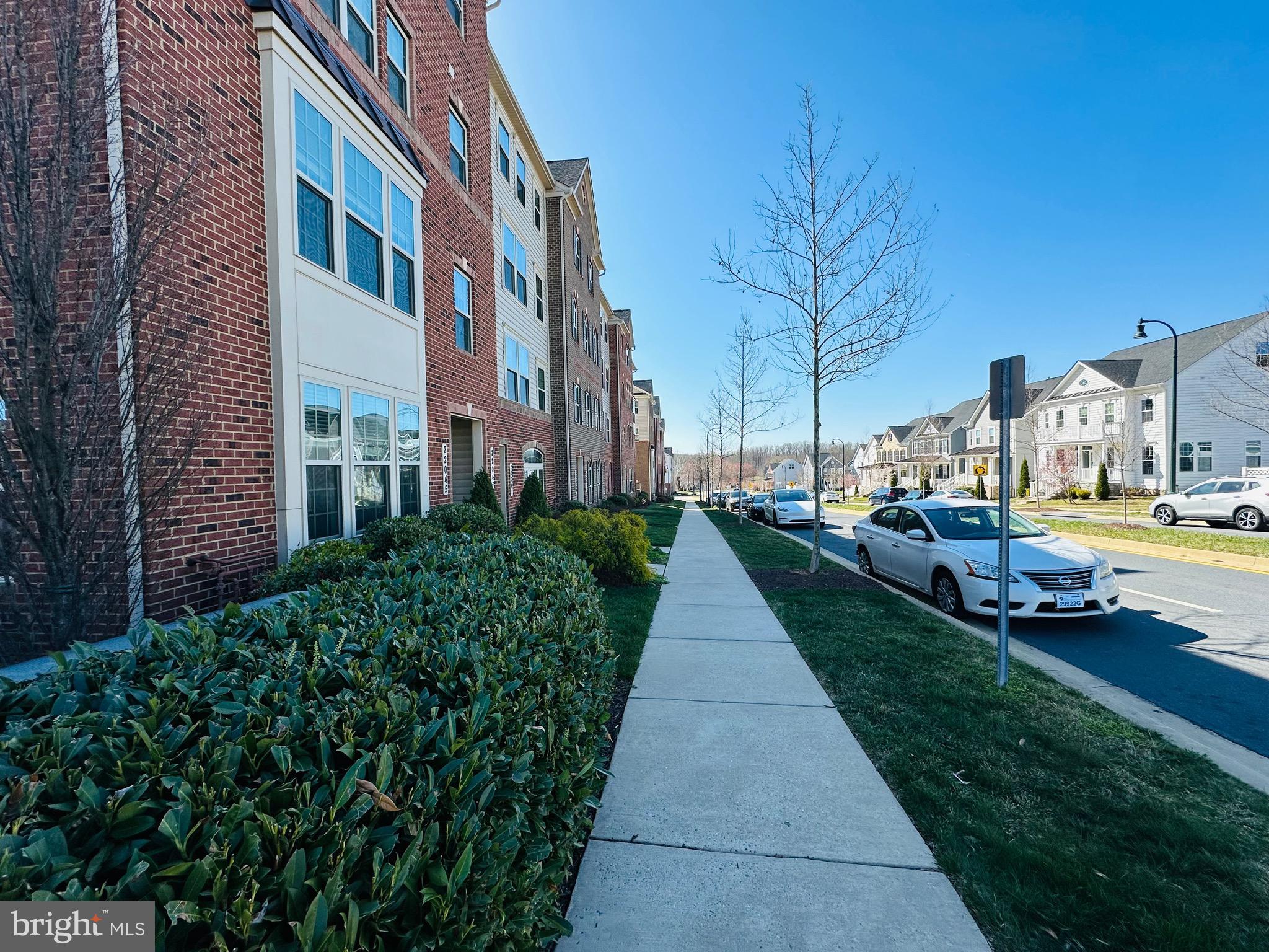 22045 BROADWAY AVENUE 401L