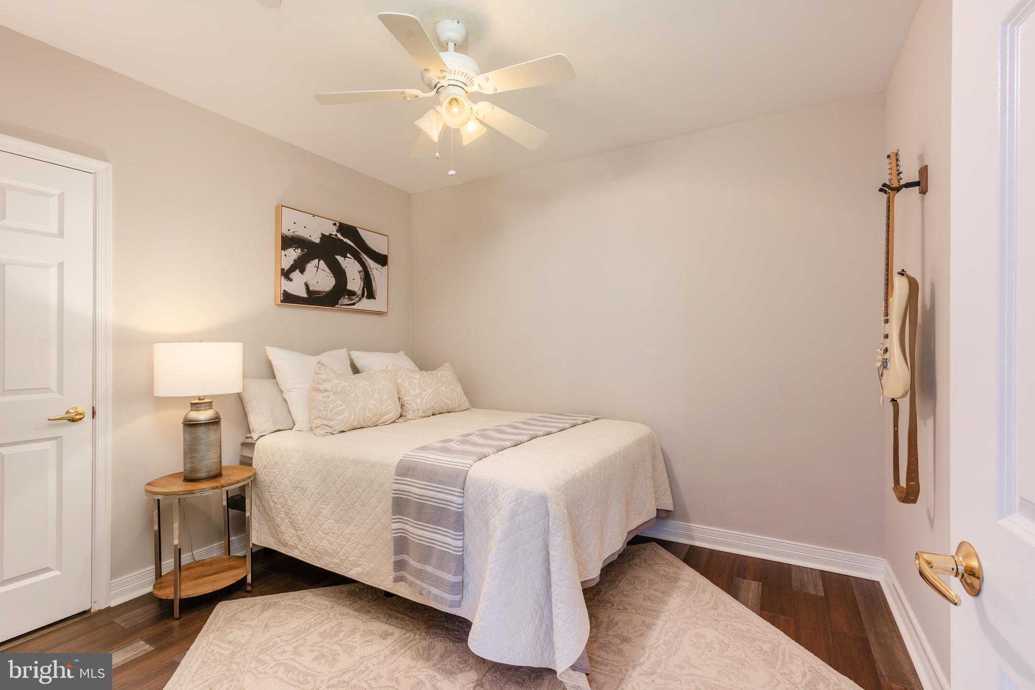 LOGAN SQUARE - Residential