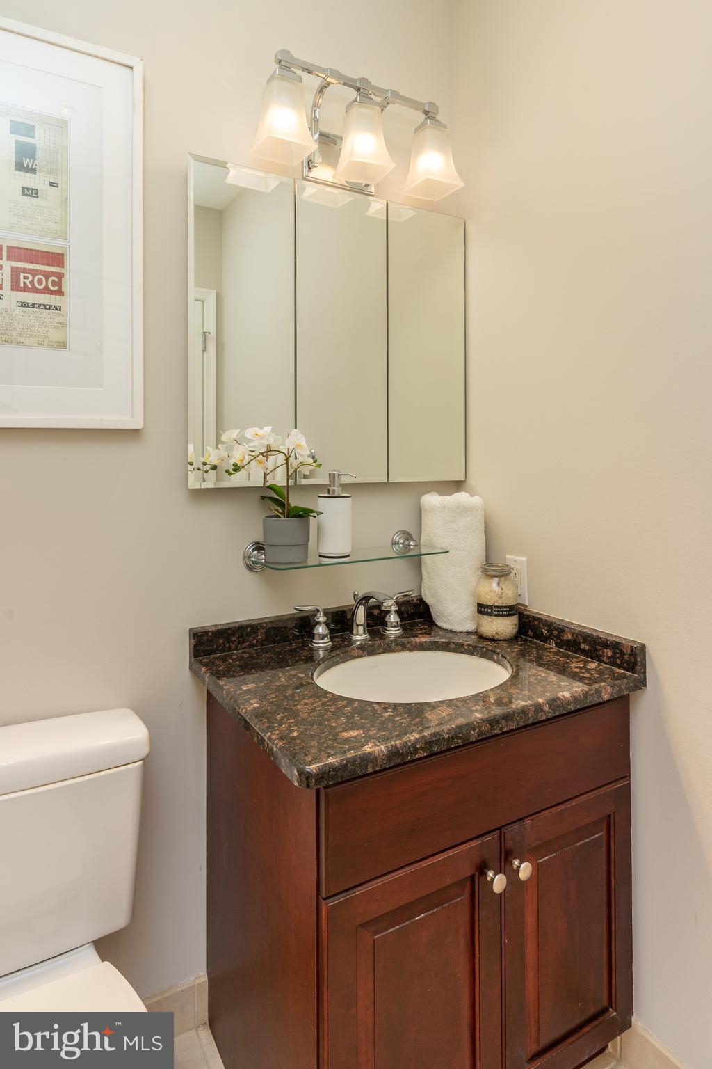 LOGAN SQUARE - Residential