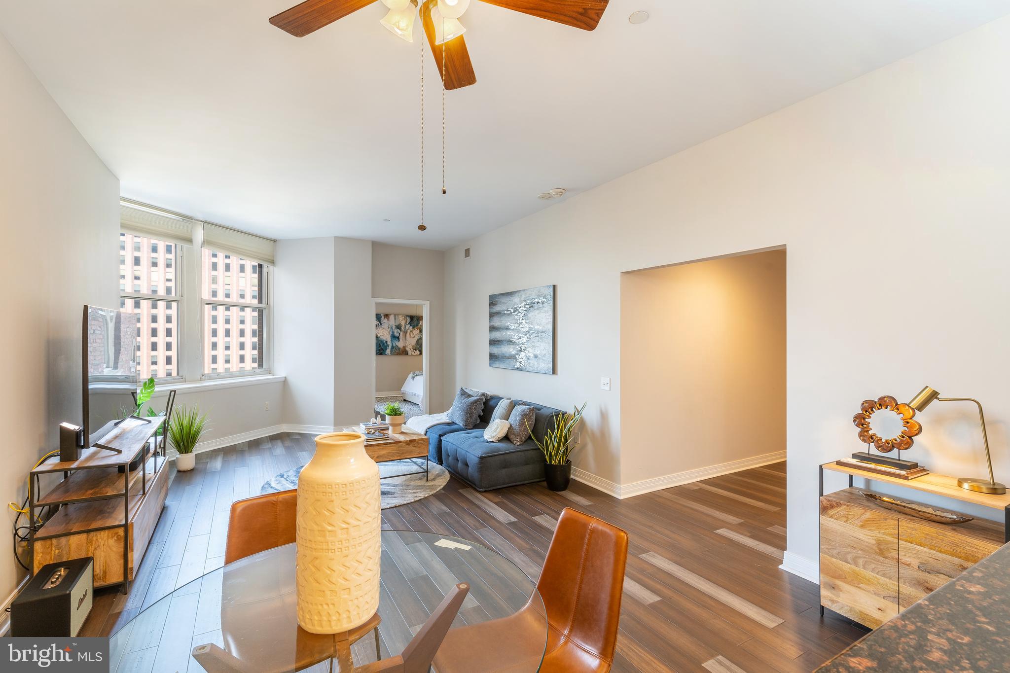 LOGAN SQUARE - Residential