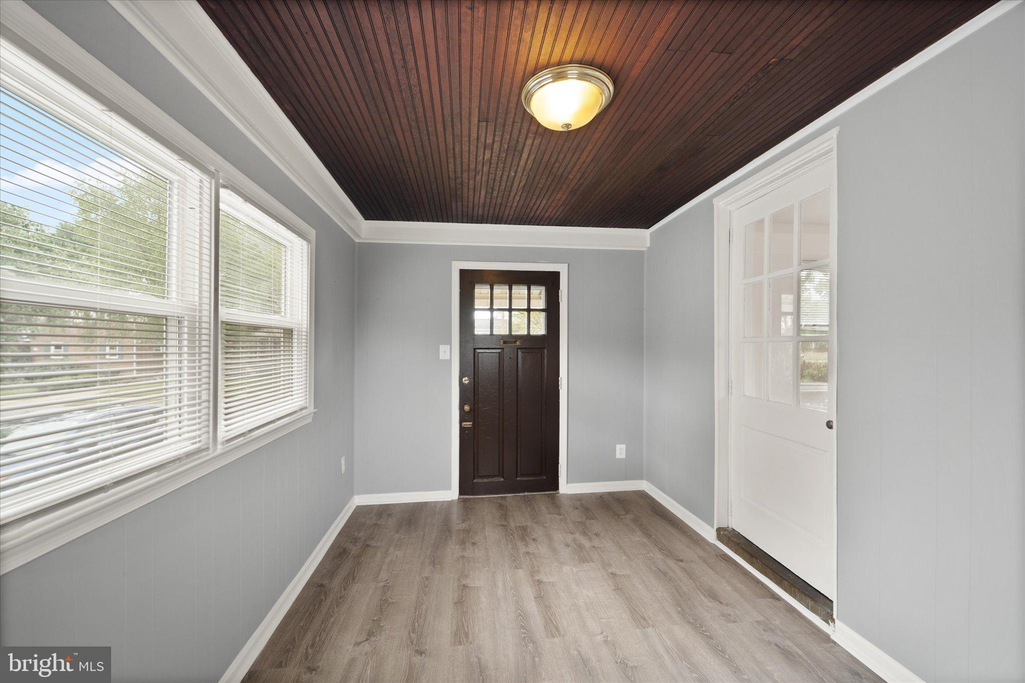 143 N ABINGDON STREET