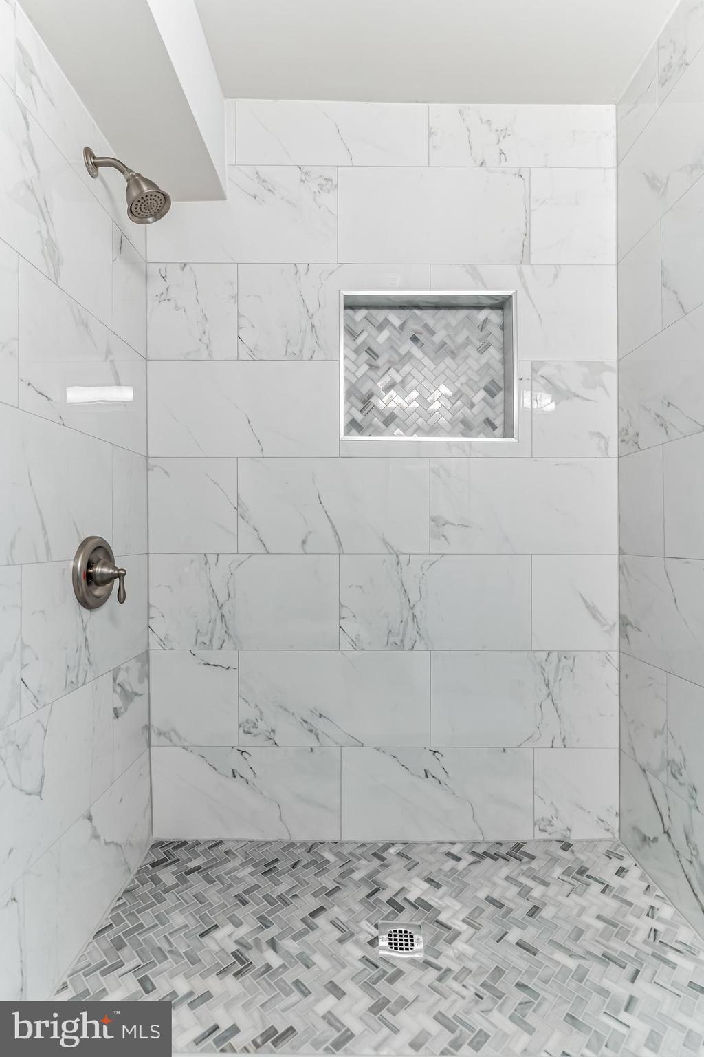 HIGHLAND GARDENS - Residential