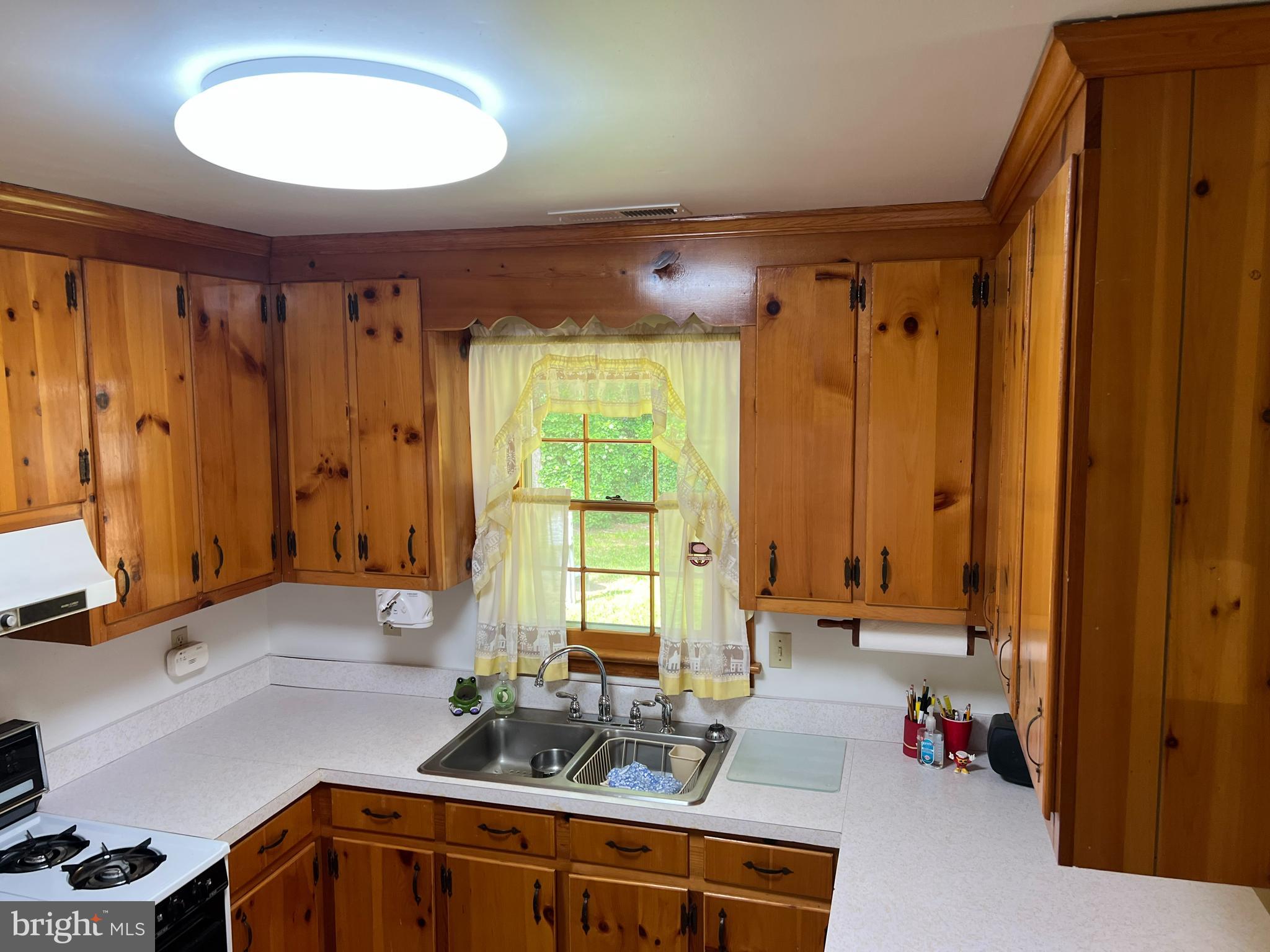 HALLETT HEIGHTS - Residential