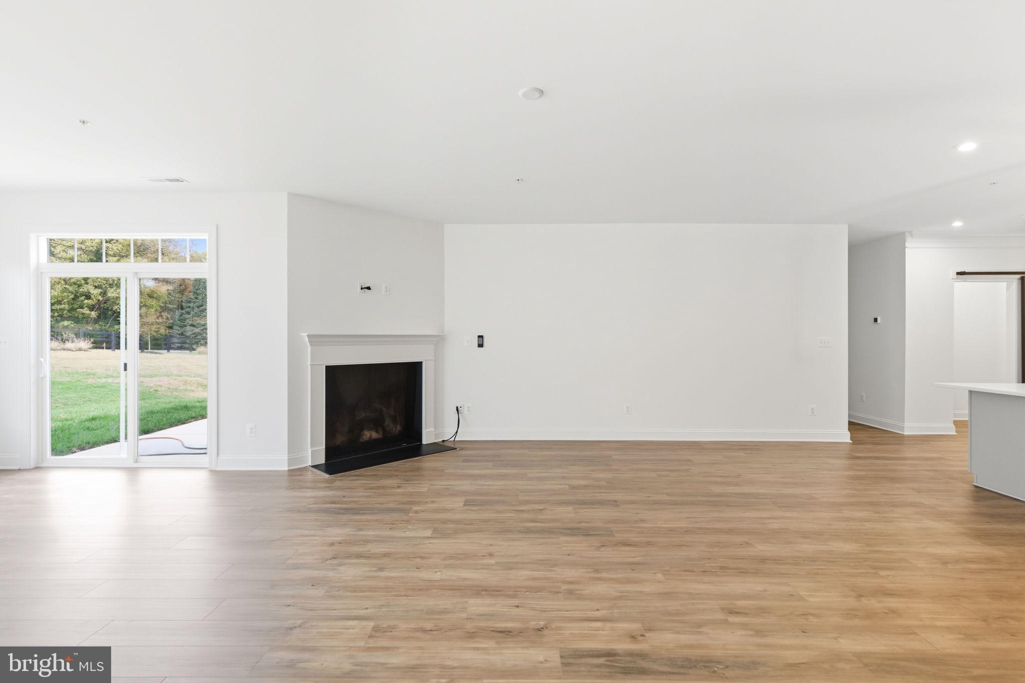 ROSEHILL MANOR - Residential