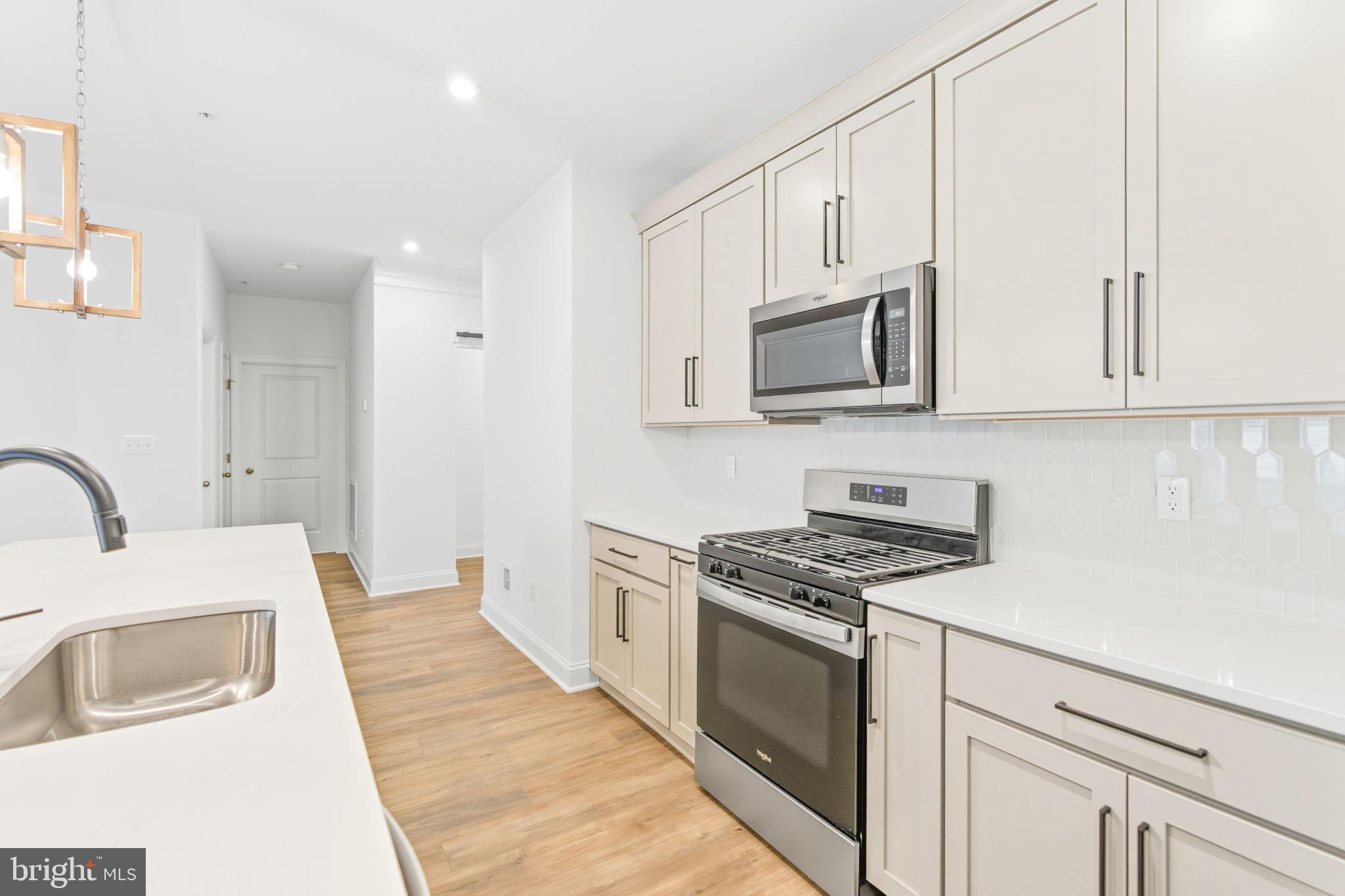 ROSEHILL MANOR - Residential