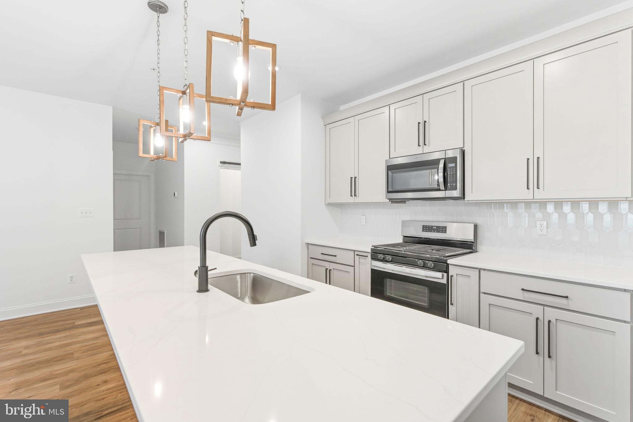 ROSEHILL MANOR - Residential