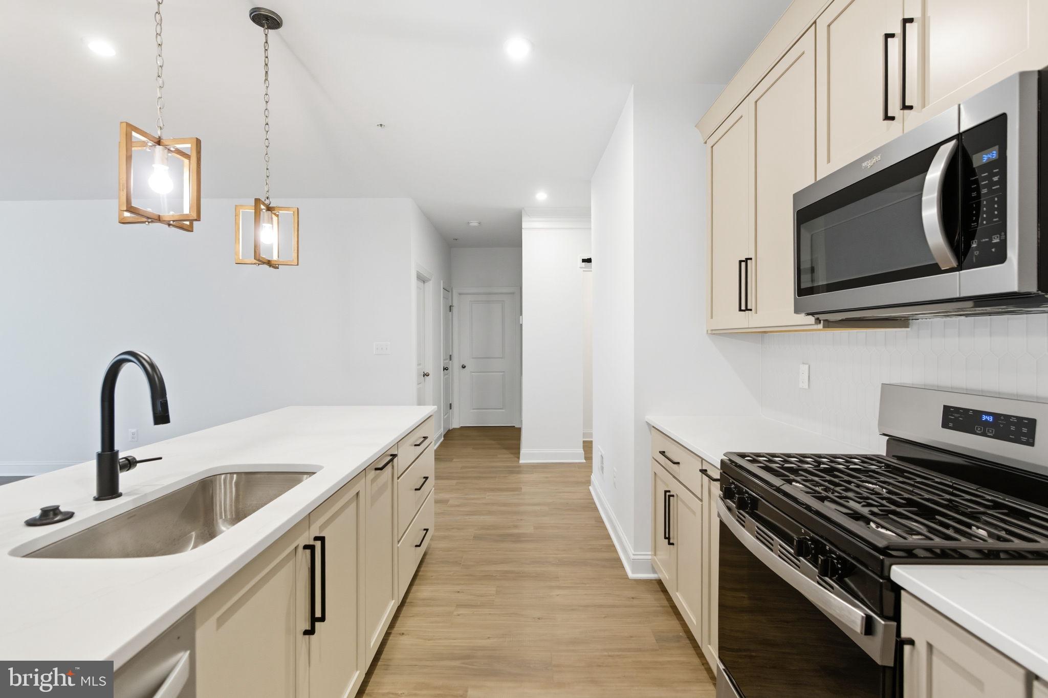 ROSEHILL MANOR - Residential