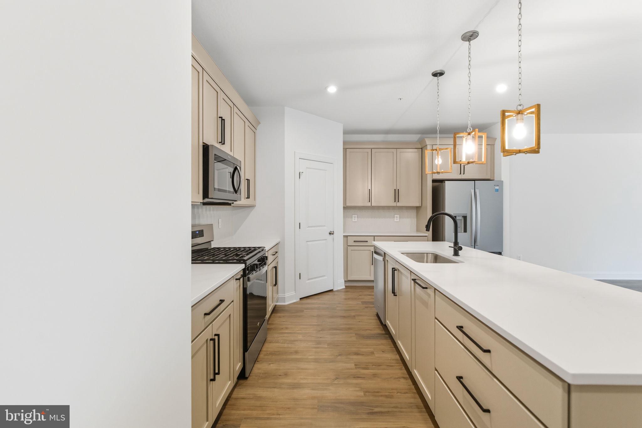 ROSEHILL MANOR - Residential