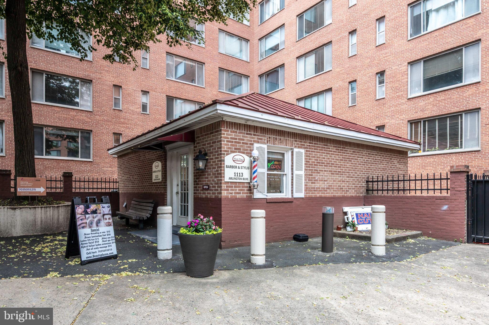 RIVER PLACE - Residential Lease