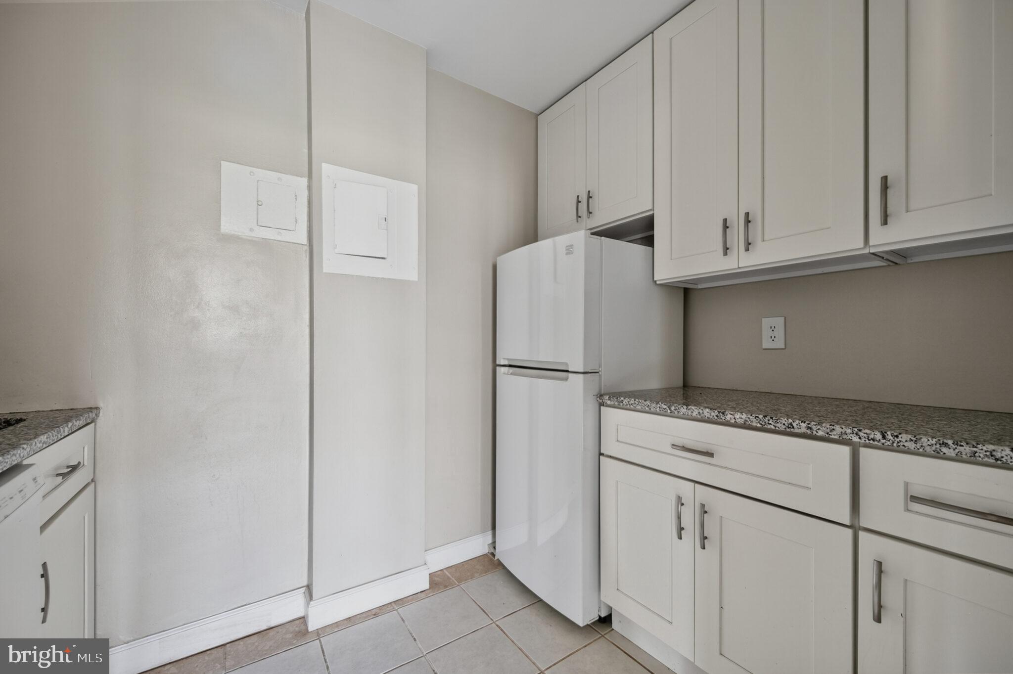 RIVER PLACE - Residential Lease