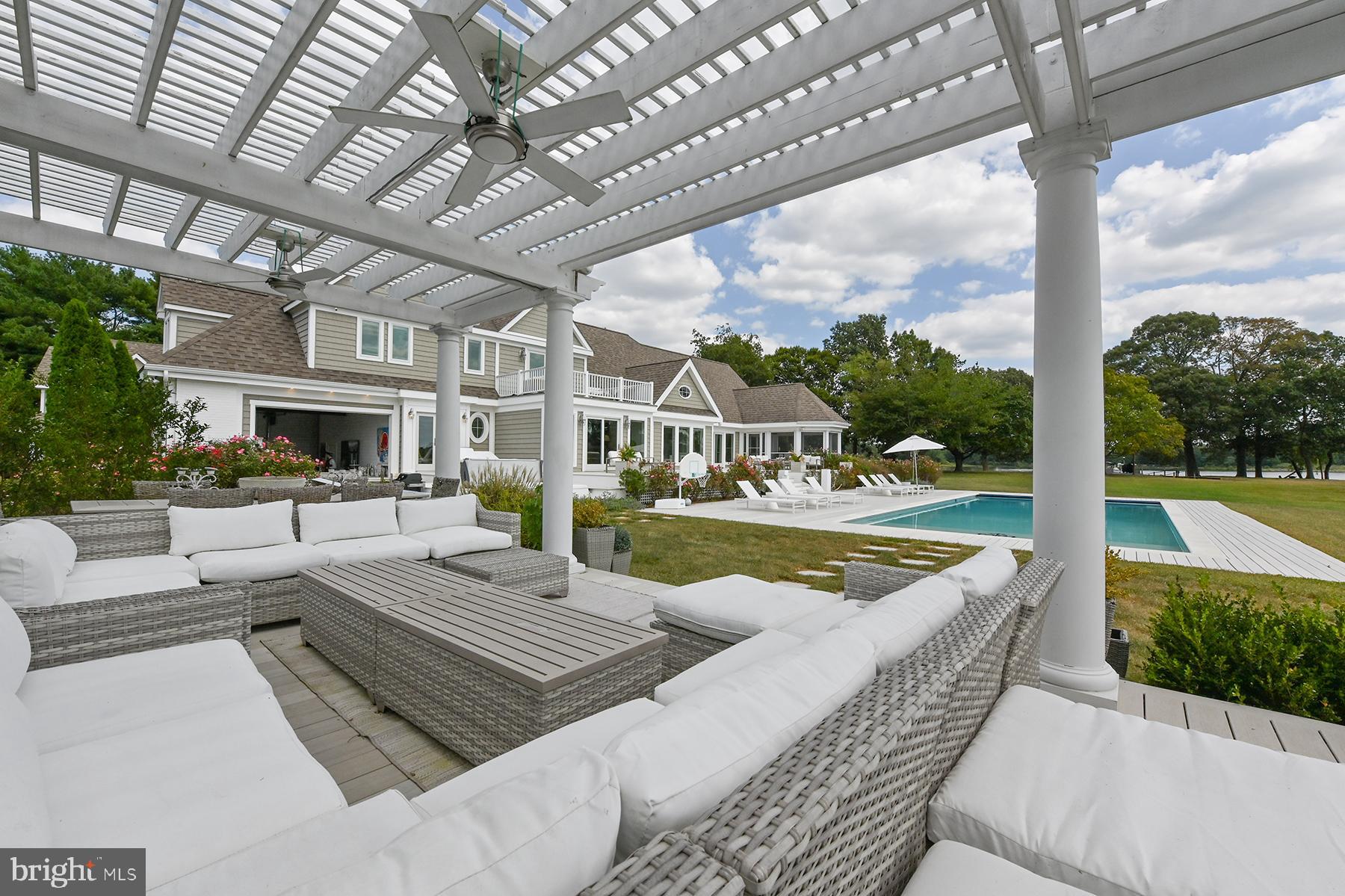 GOVERNOR GRASON MANOR - Residential