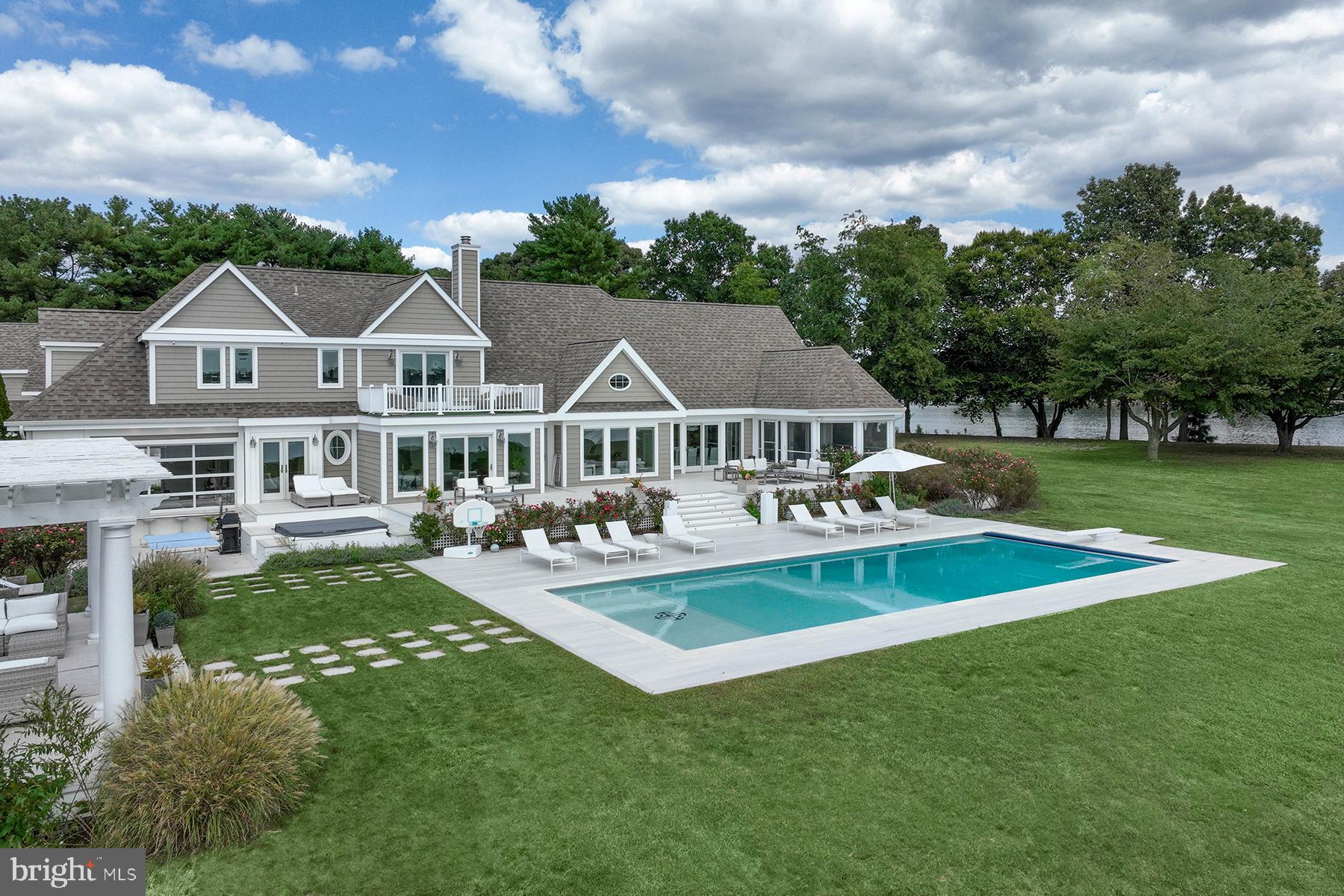 GOVERNOR GRASON MANOR - Residential