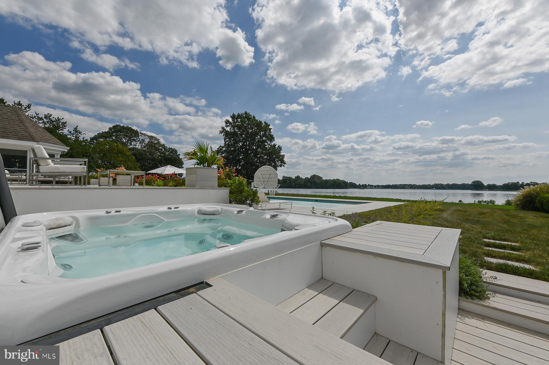 GOVERNOR GRASON MANOR - Residential