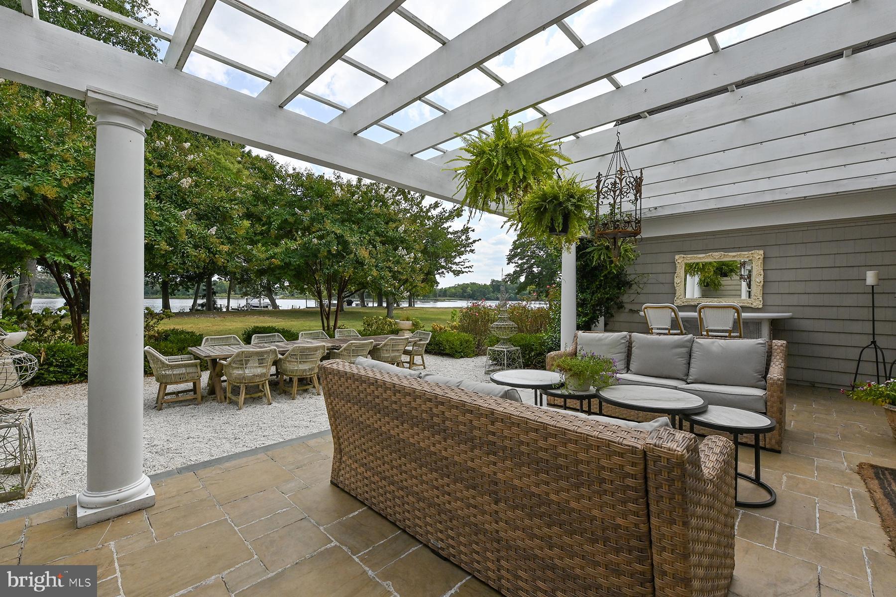 GOVERNOR GRASON MANOR - Residential