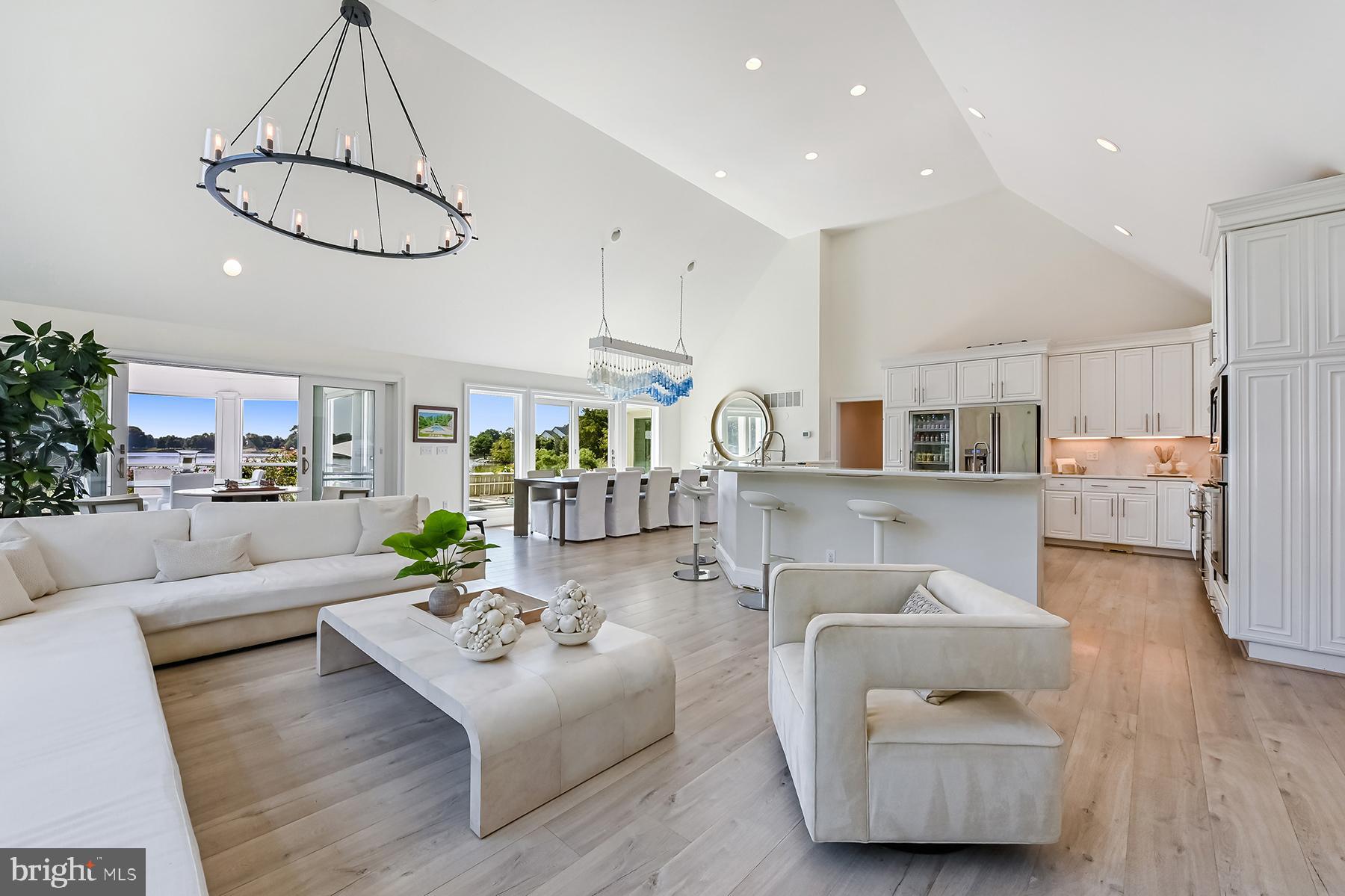 GOVERNOR GRASON MANOR - Residential