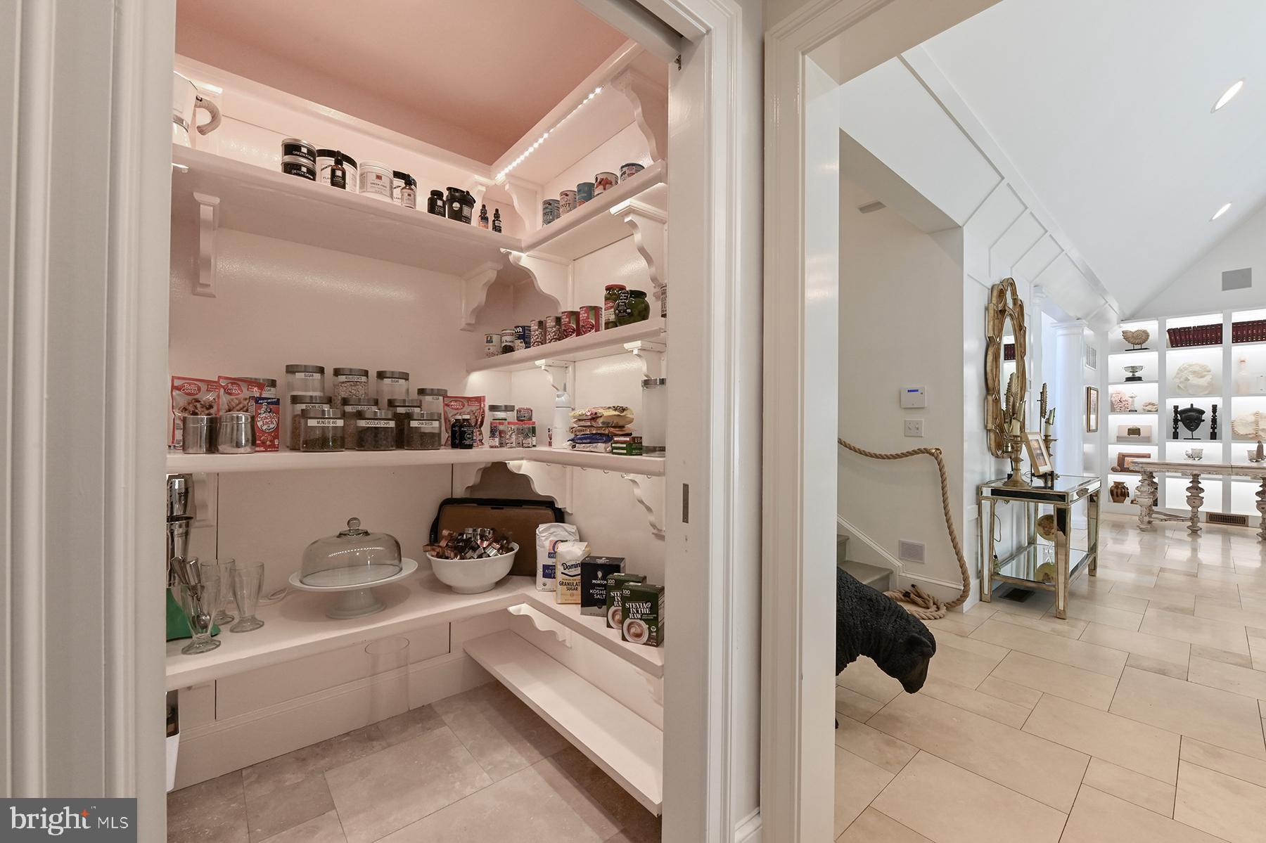 GOVERNOR GRASON MANOR - Residential