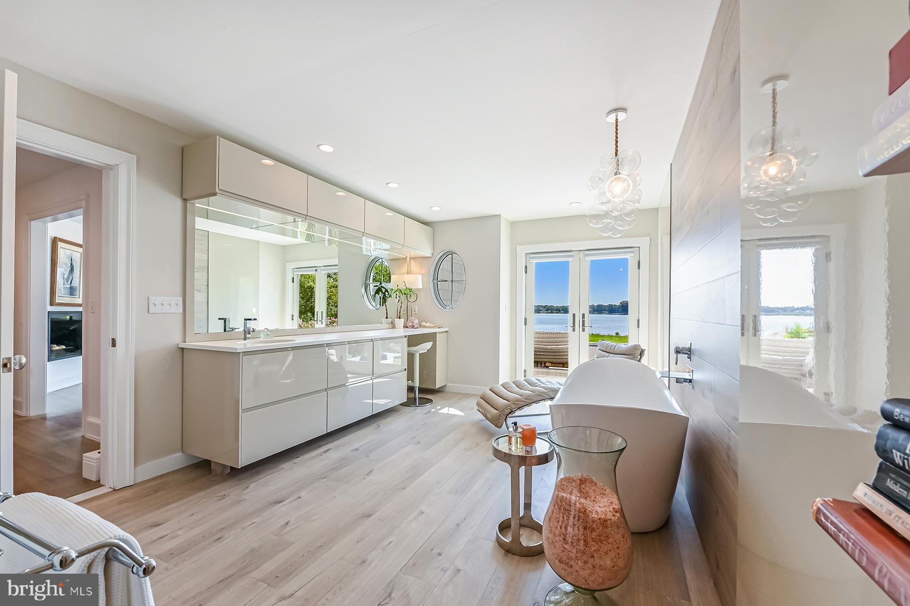 GOVERNOR GRASON MANOR - Residential