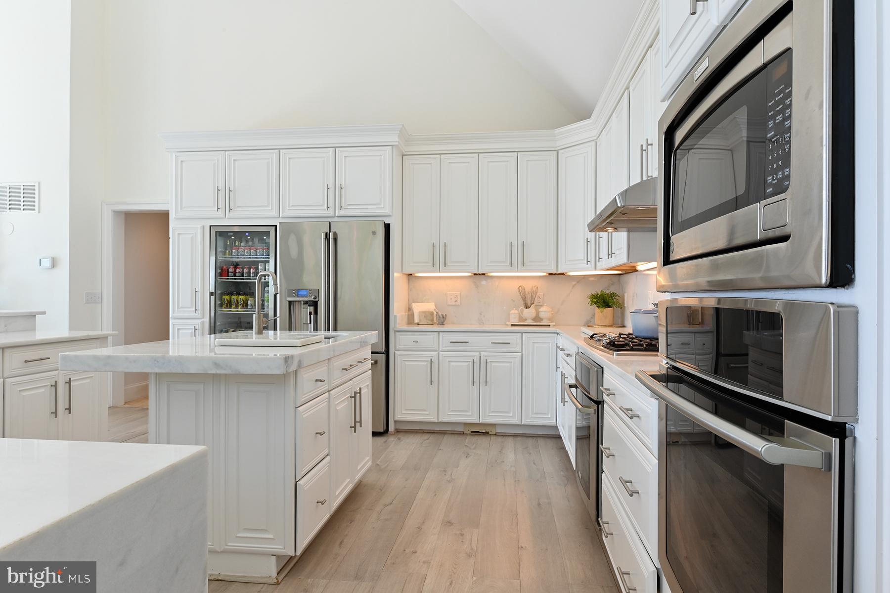 GOVERNOR GRASON MANOR - Residential