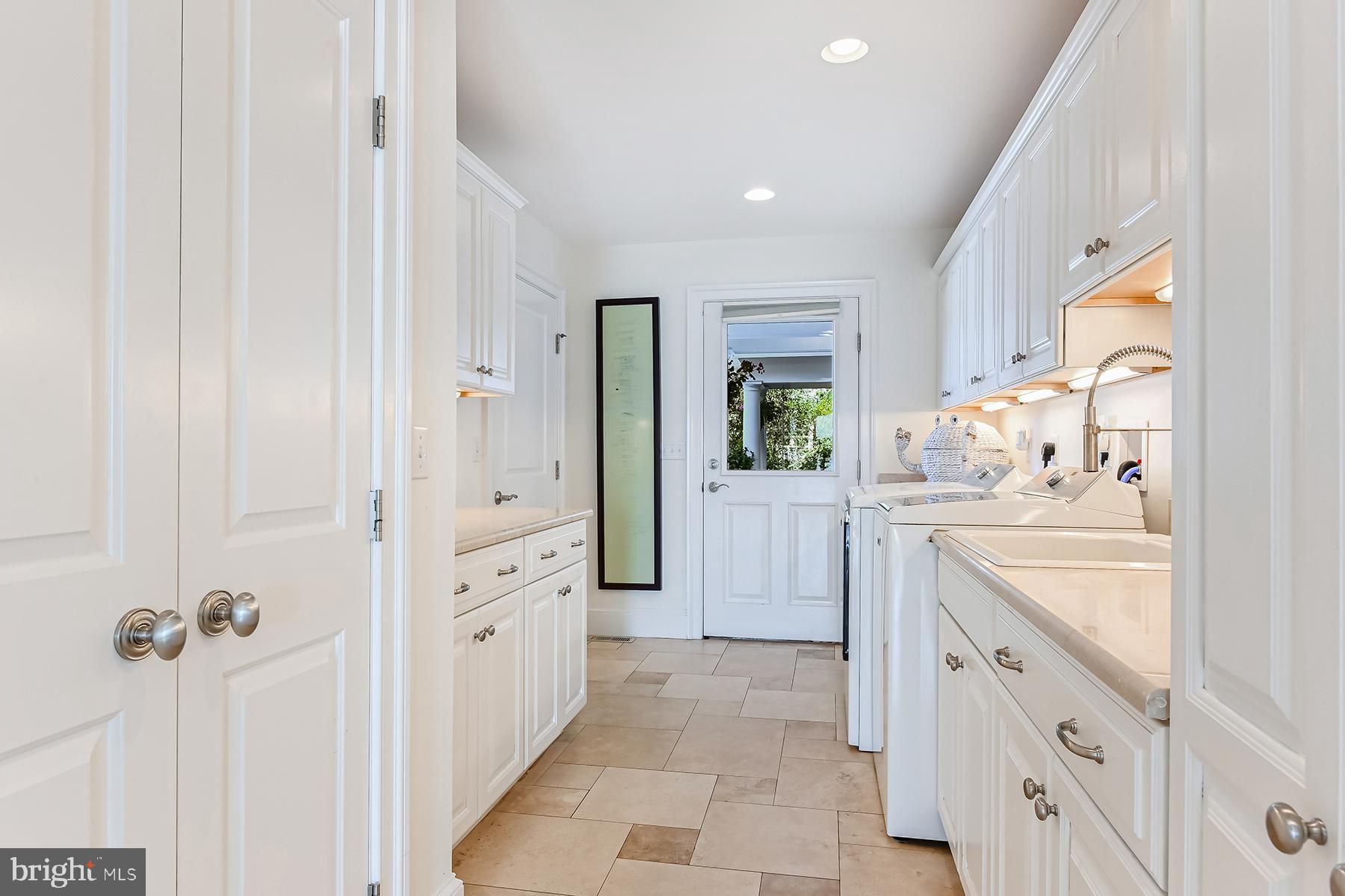 GOVERNOR GRASON MANOR - Residential