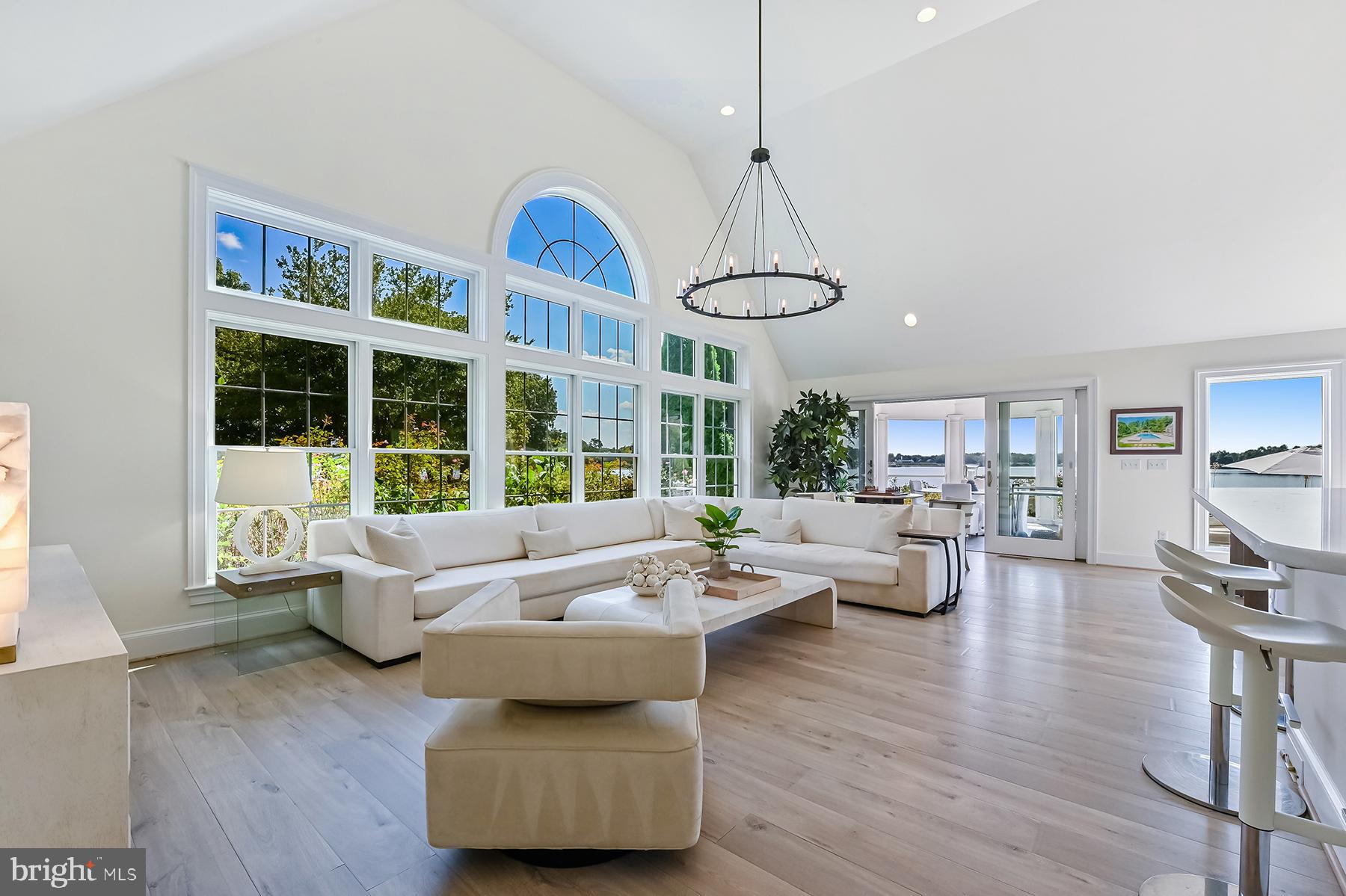 GOVERNOR GRASON MANOR - Residential