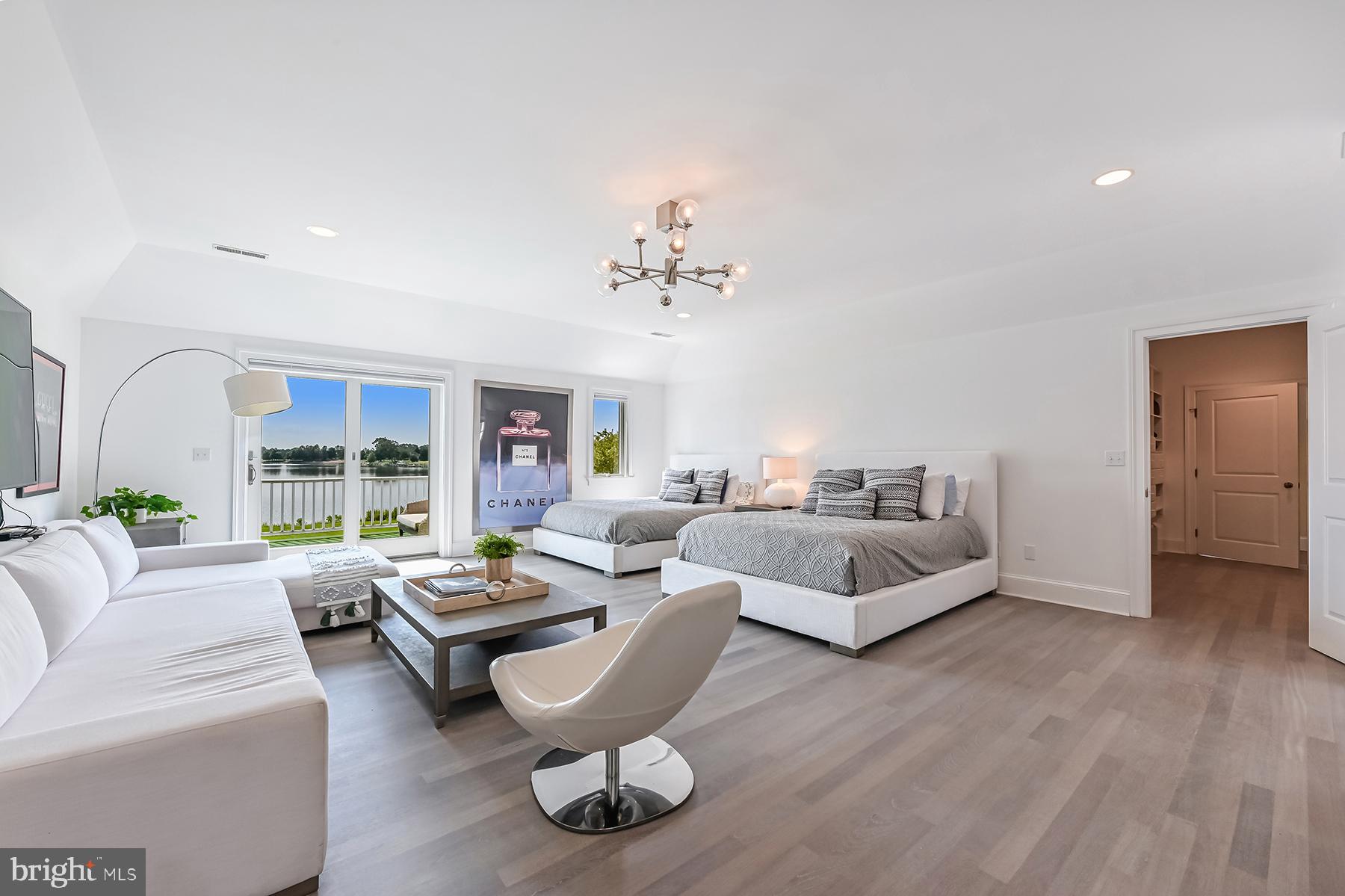 GOVERNOR GRASON MANOR - Residential