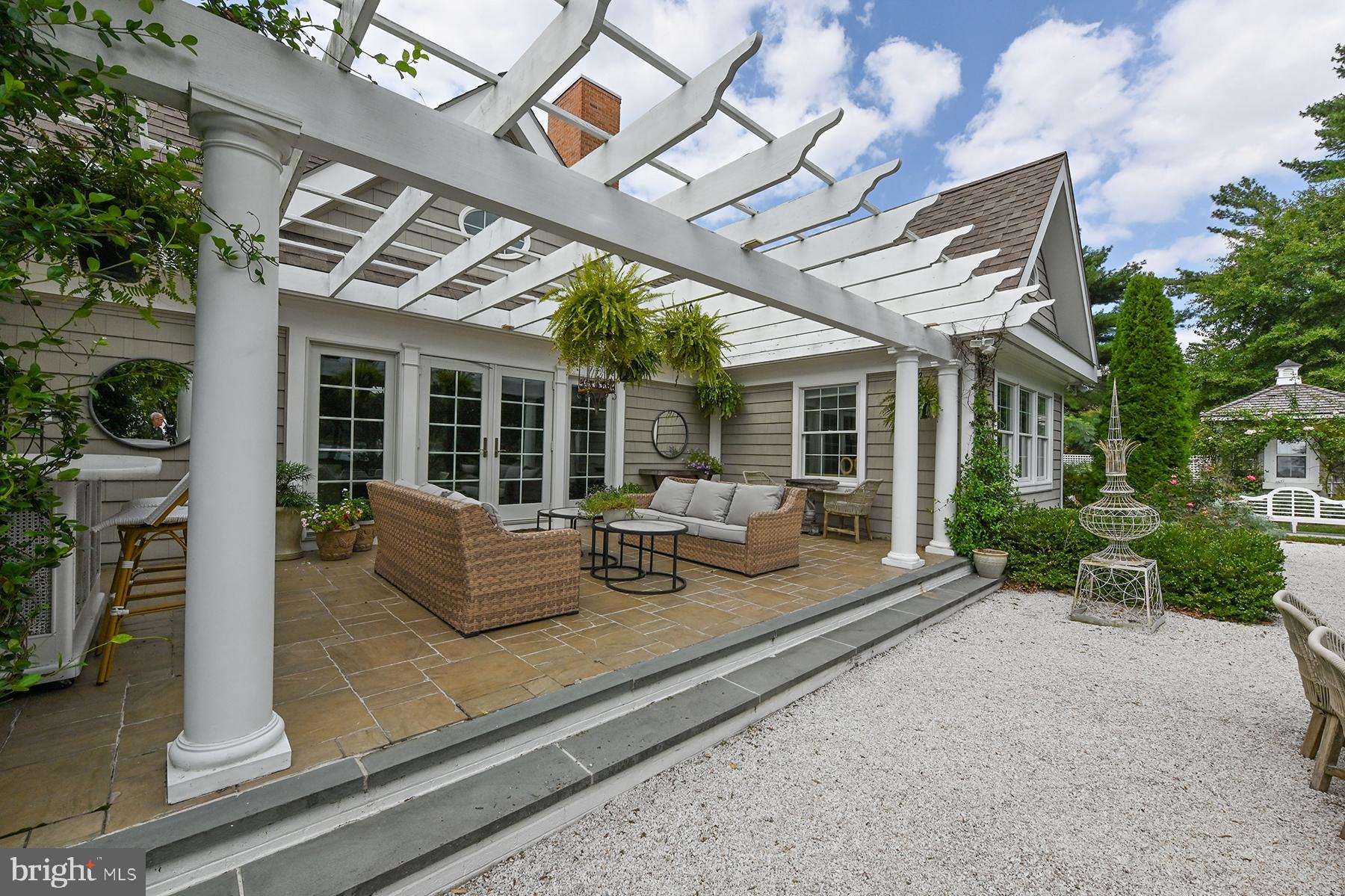 GOVERNOR GRASON MANOR - Residential