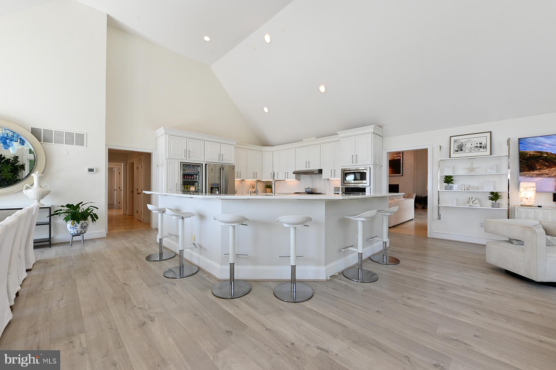 GOVERNOR GRASON MANOR - Residential