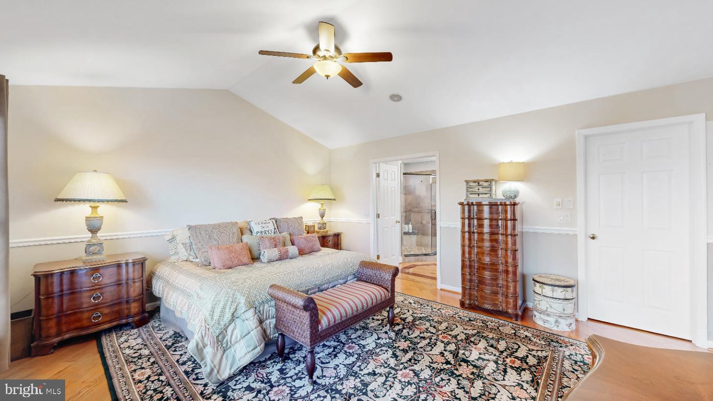 THE LEGENDS - Residential