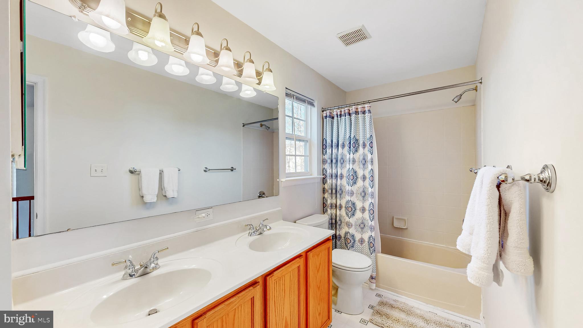 THE LEGENDS - Residential