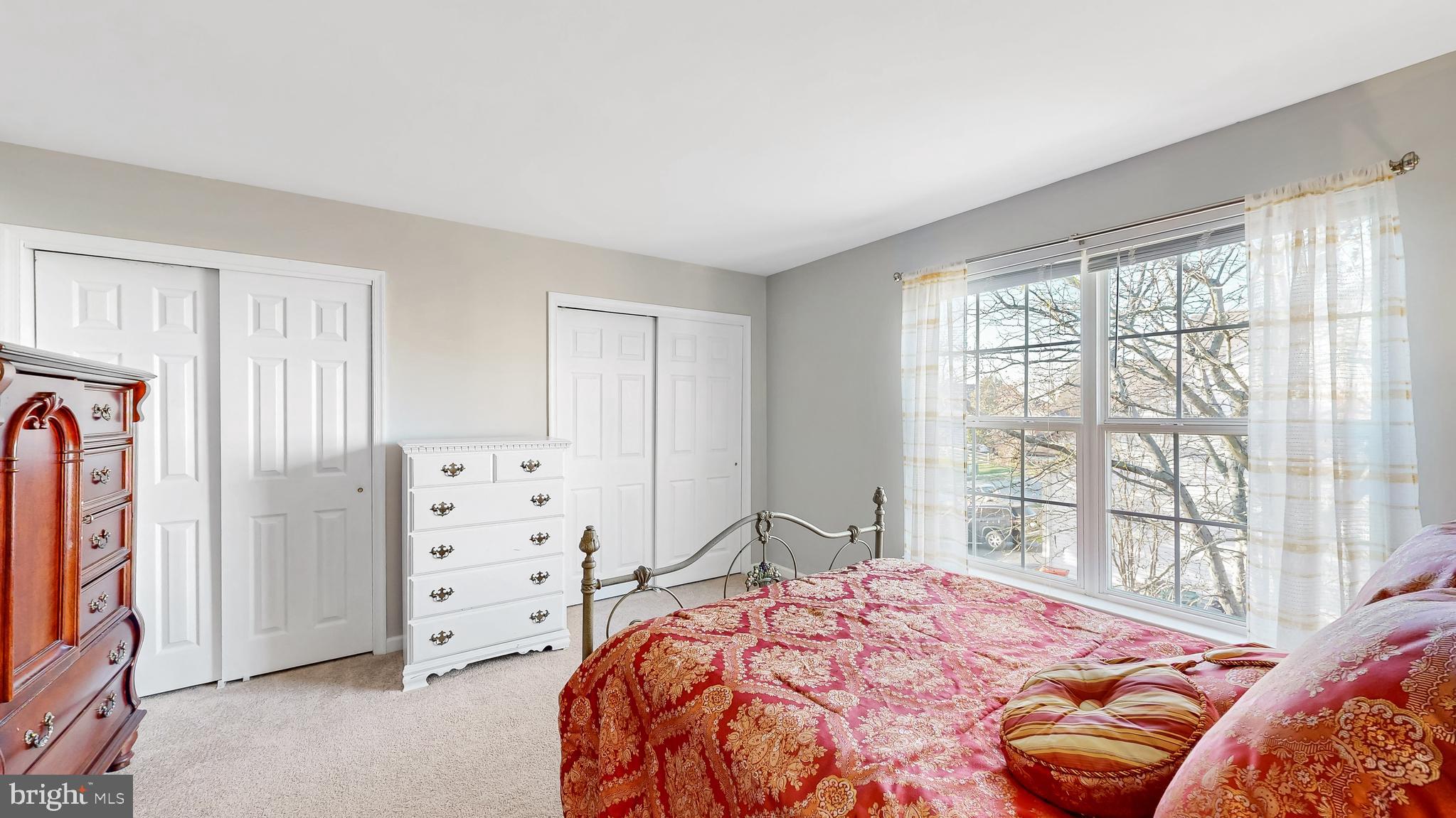 THE LEGENDS - Residential