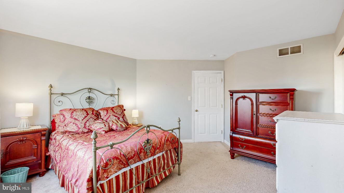 THE LEGENDS - Residential