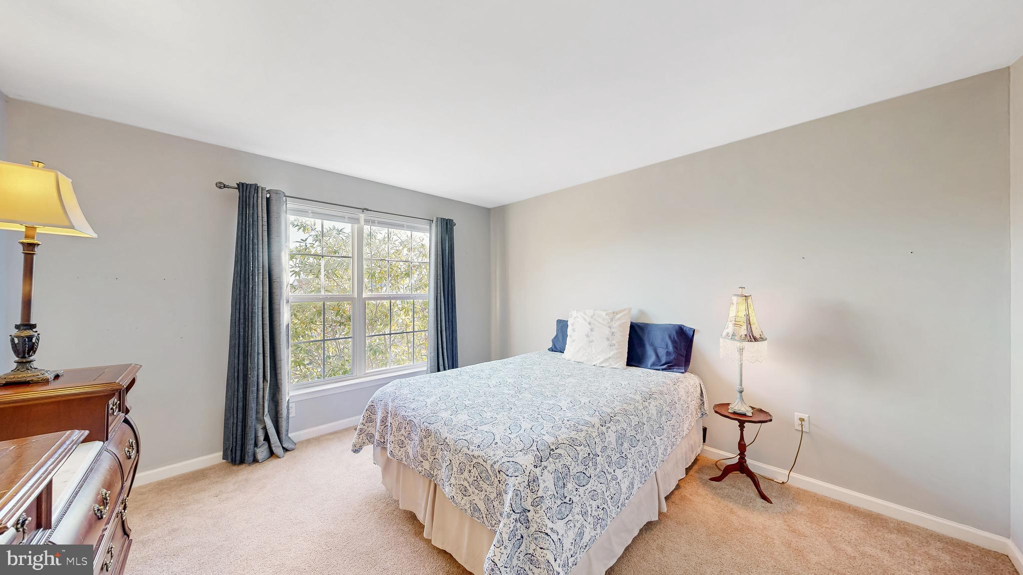 THE LEGENDS - Residential