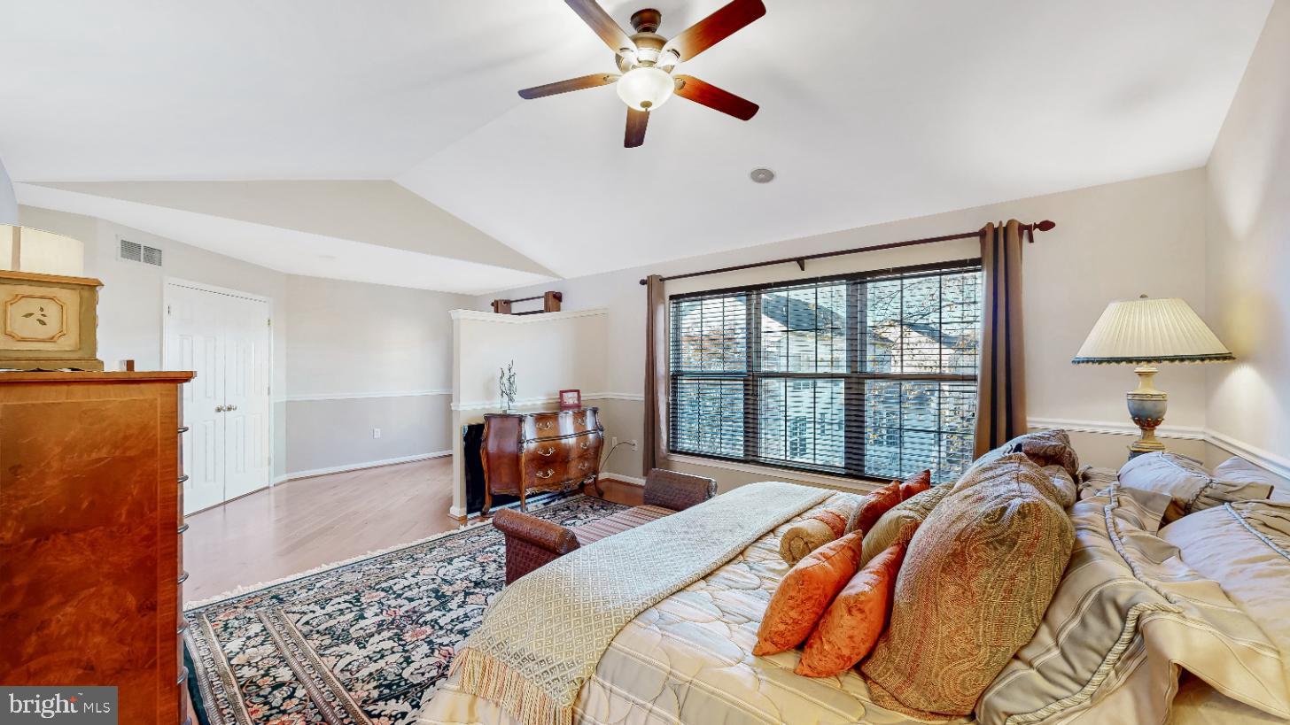 THE LEGENDS - Residential