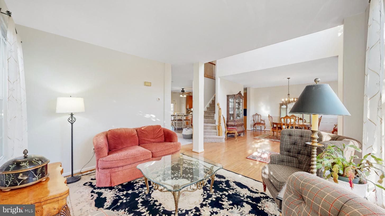 THE LEGENDS - Residential