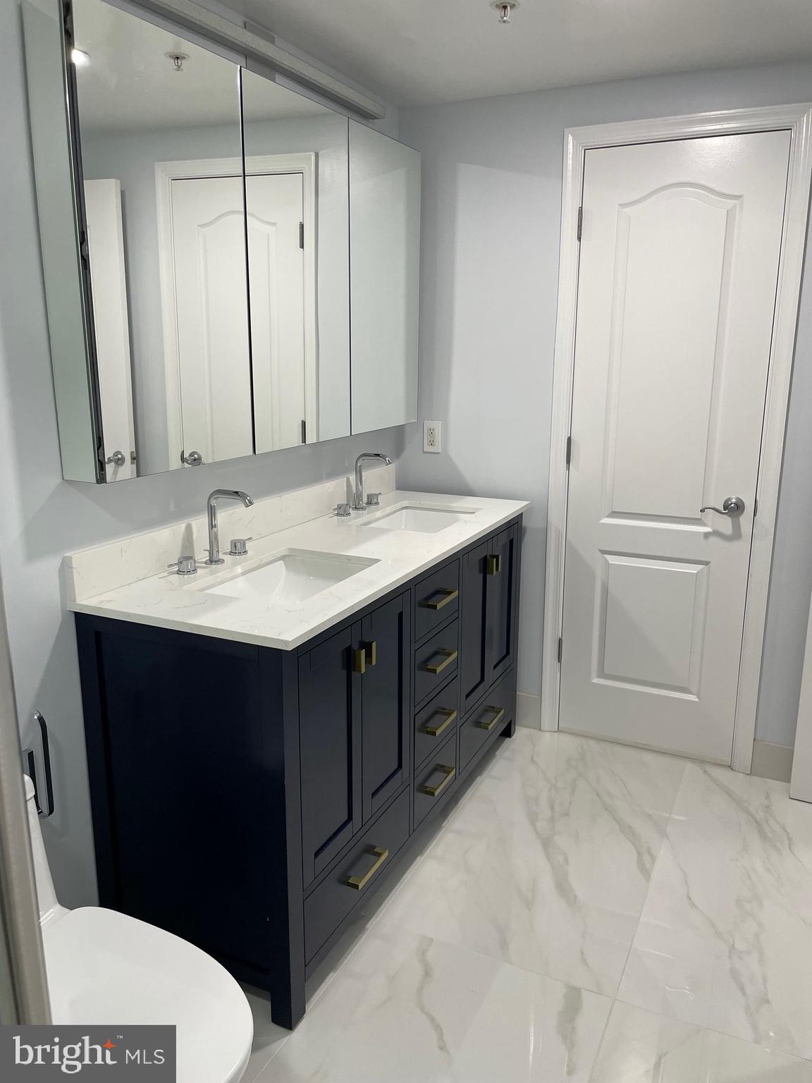 THE MONARCH - Residential Lease