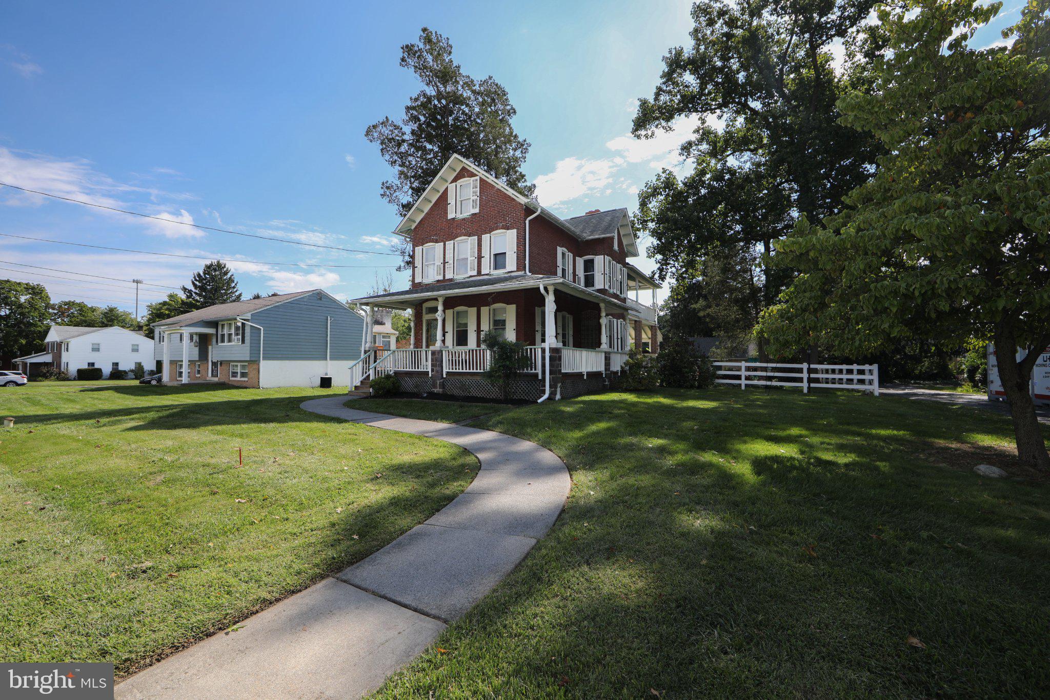 862 WALNUT STREET
