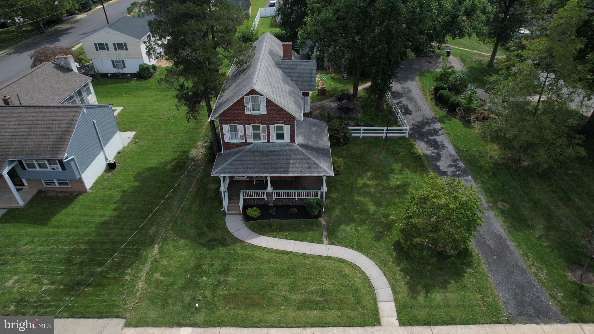 862 WALNUT STREET