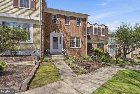 5705 LAWSONS HILL COURT ALEXANDRIA VA 22310