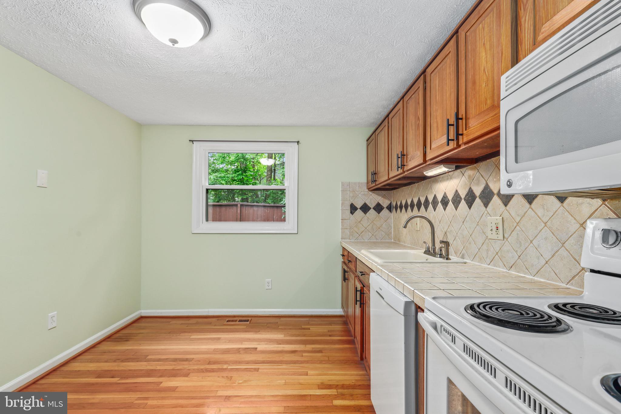 RESTON - Residential